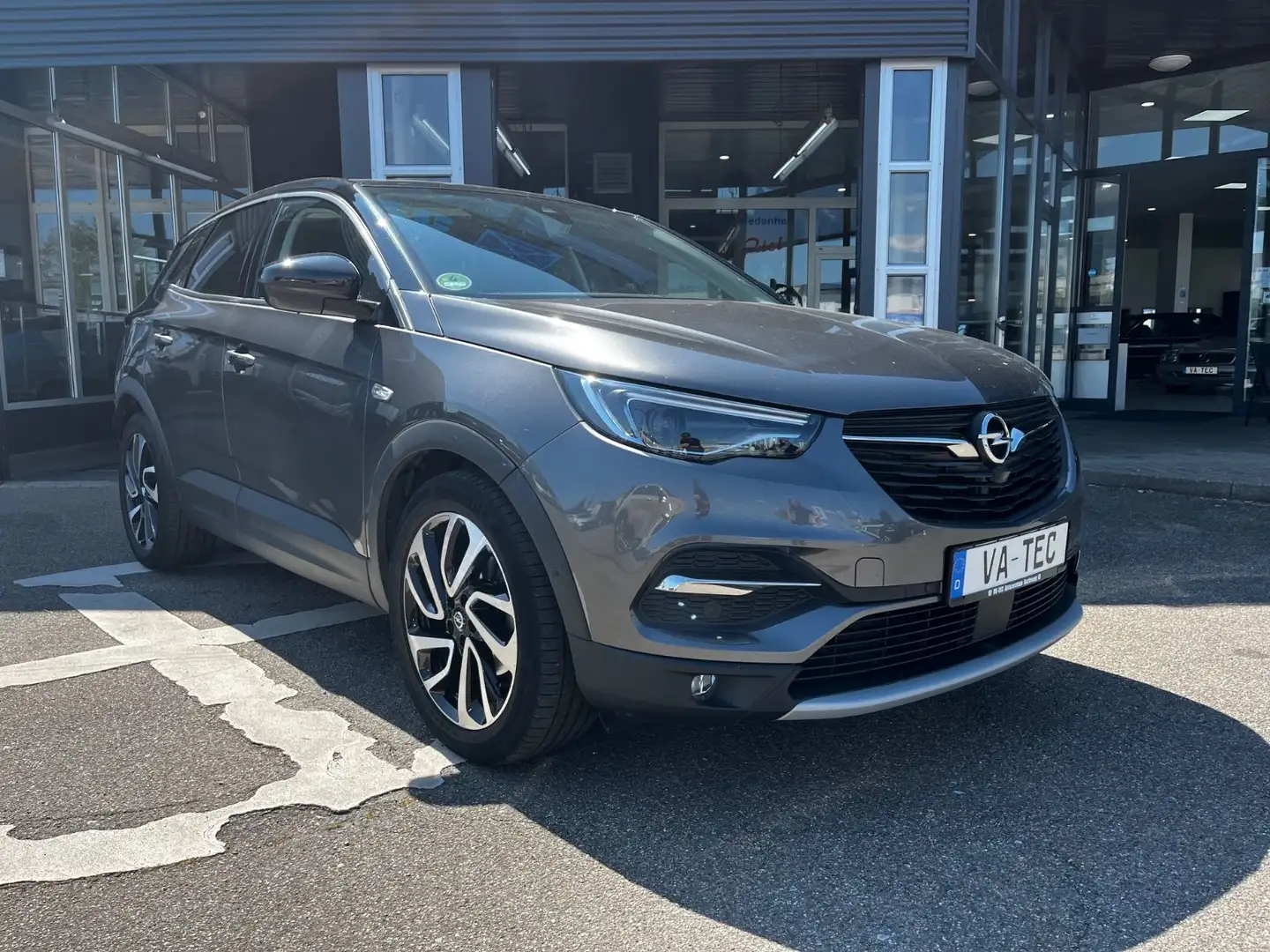Opel Grandland X Ultimate PANO/NAVI/360GRAD Grau - 2