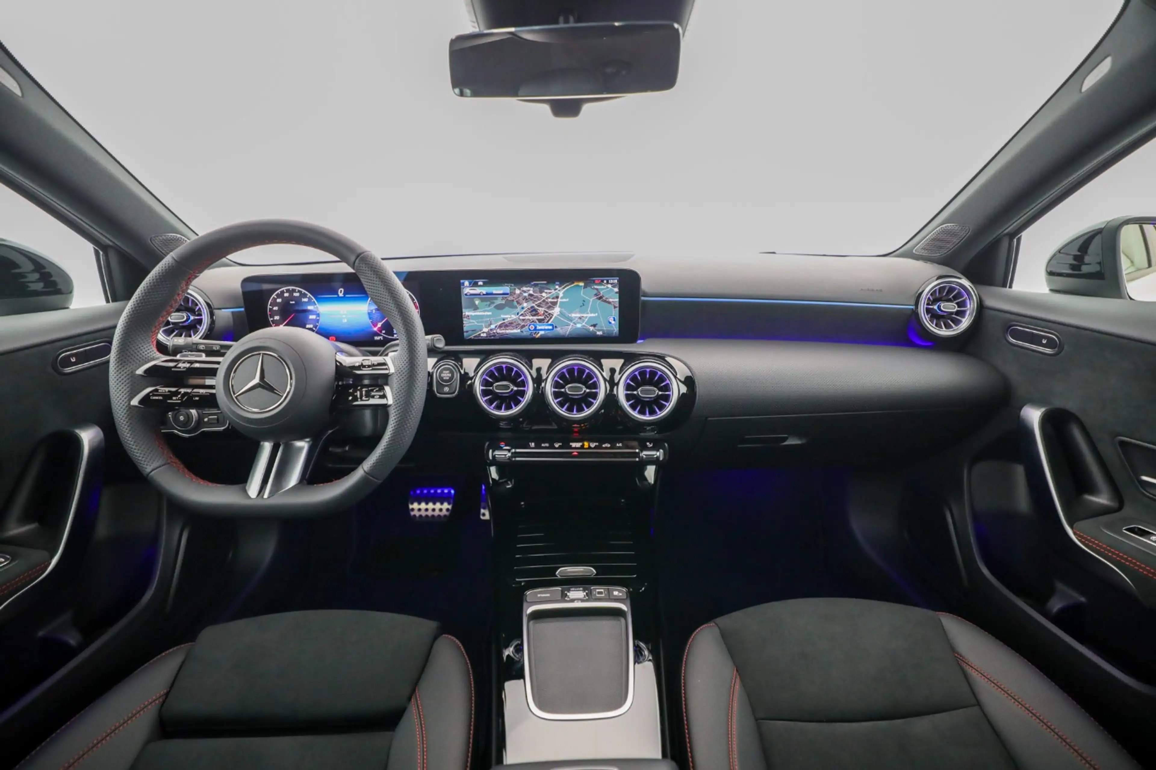 Mercedes-Benz A 180 d Kompaktlimousine Österreich-Edition Cam — photo 10