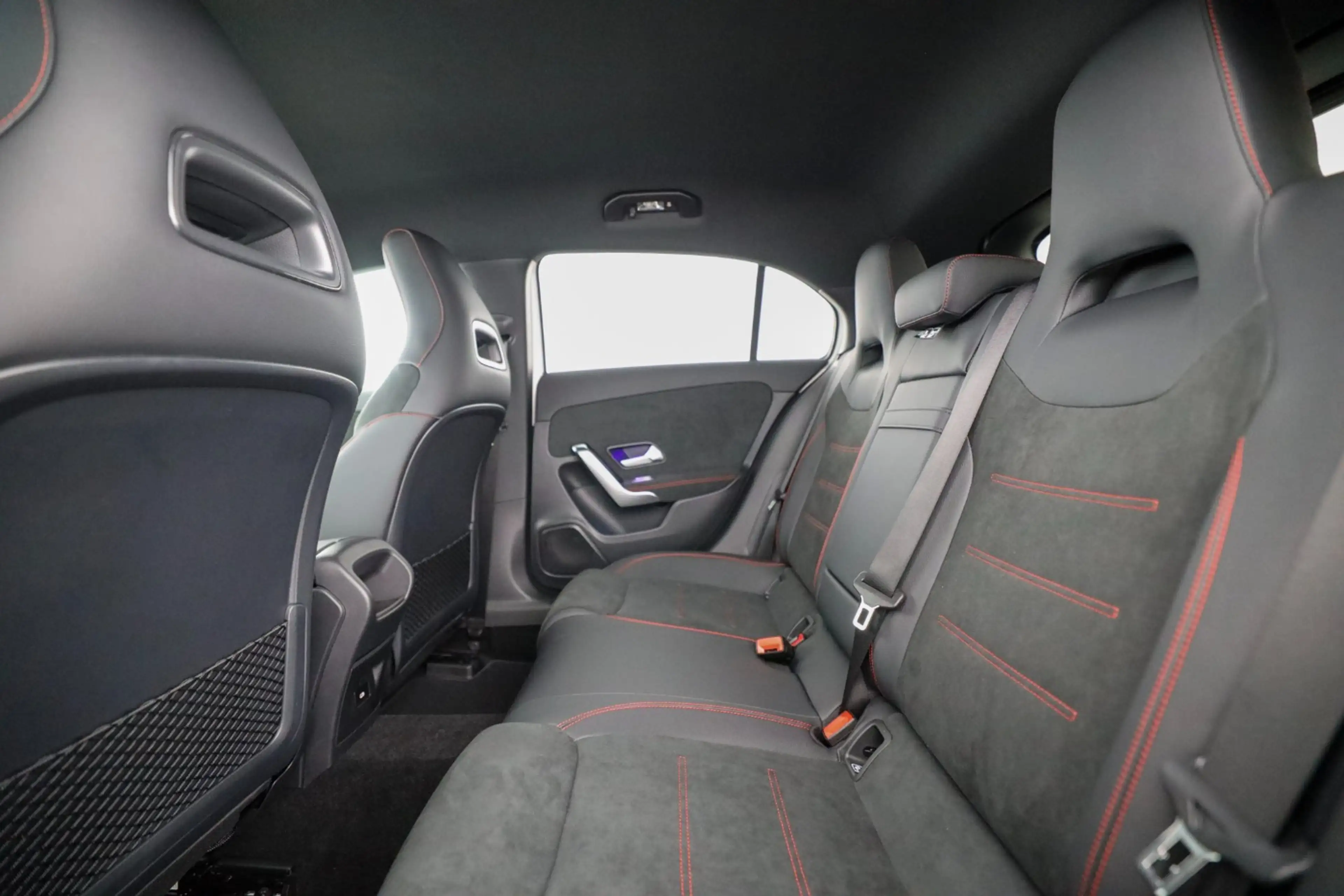 Mercedes-Benz A 180 d Kompaktlimousine Österreich-Edition Cam — photo 9