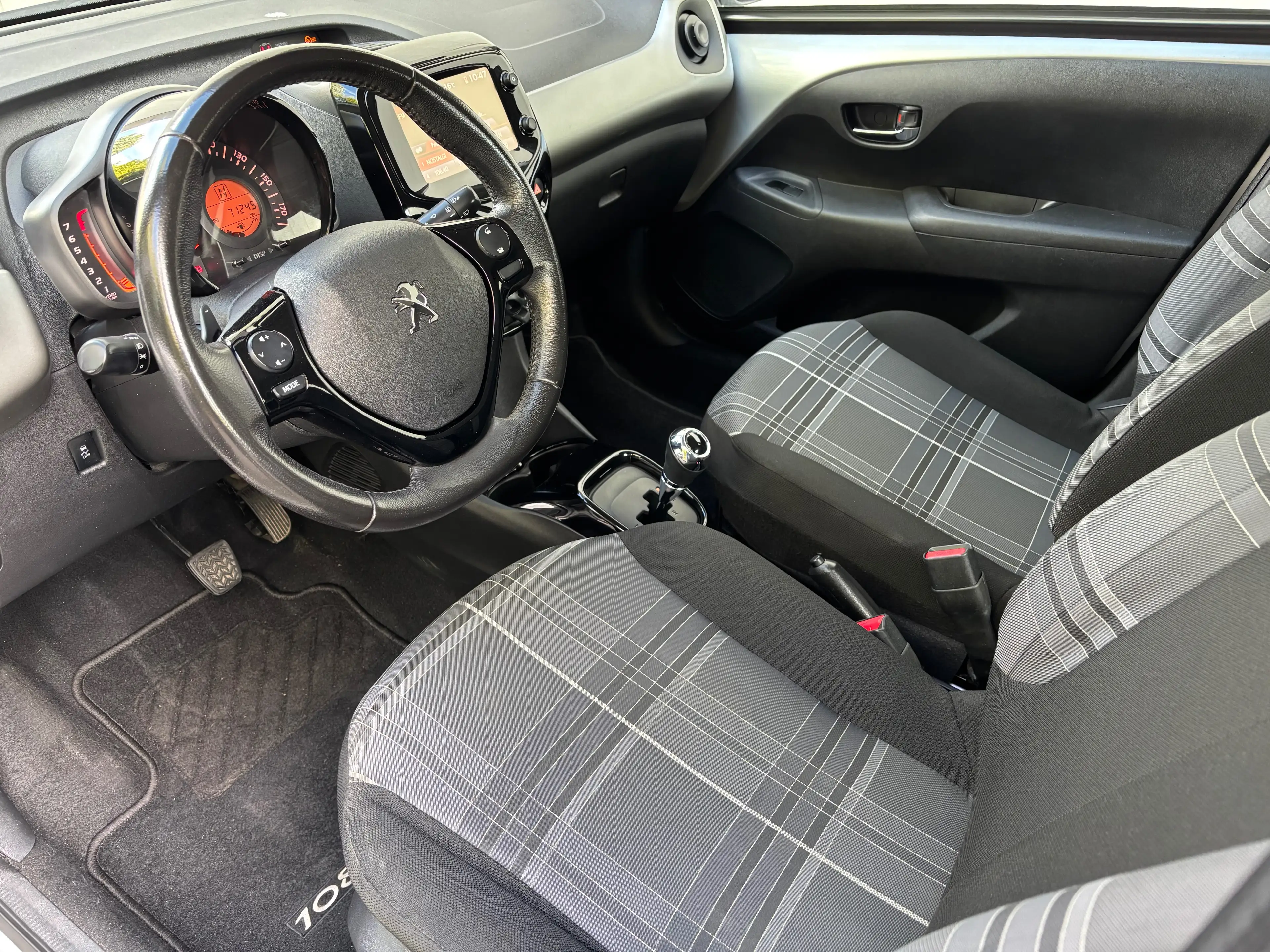 Peugeot 108 Automatique 1.0 VTi Access — photo 10