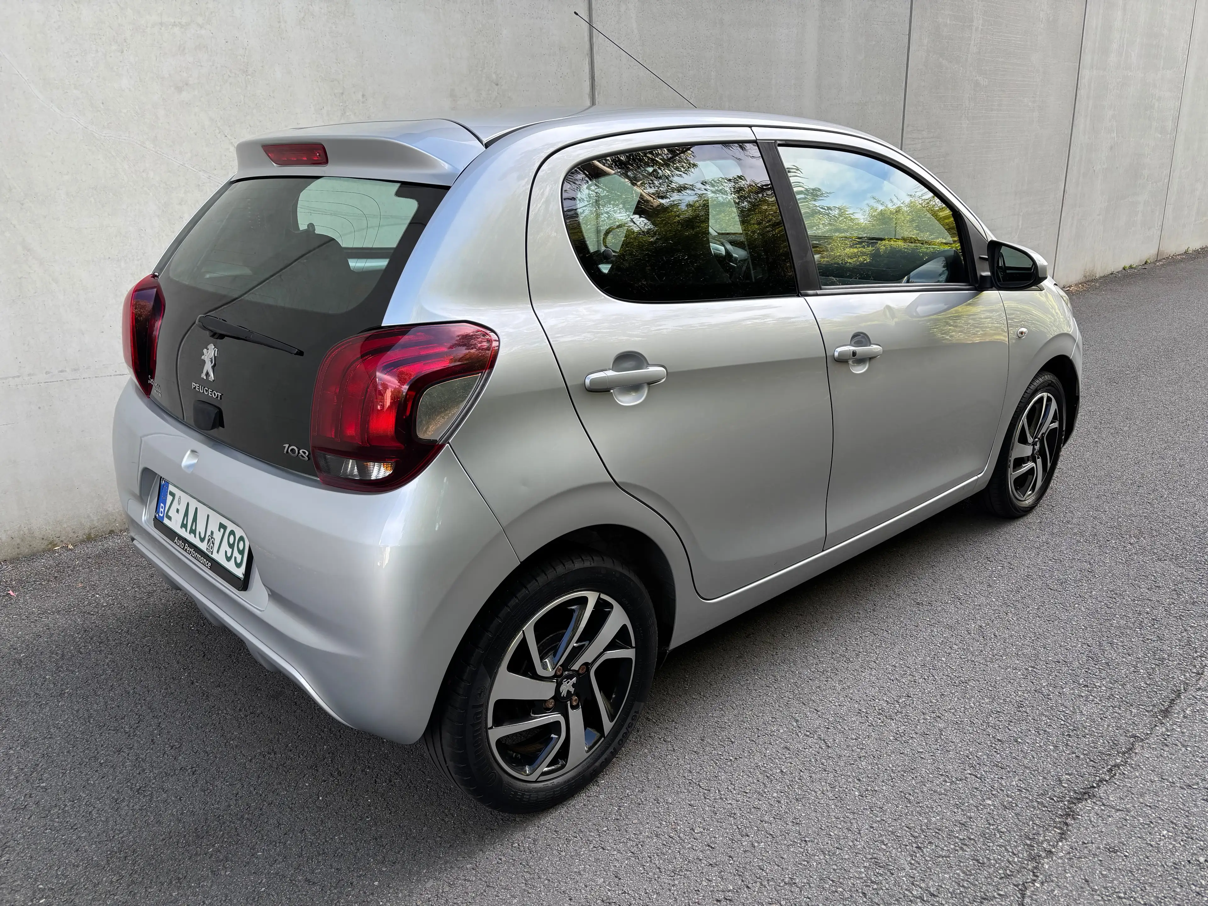Peugeot 108 Automatique 1.0 VTi Access — photo 9
