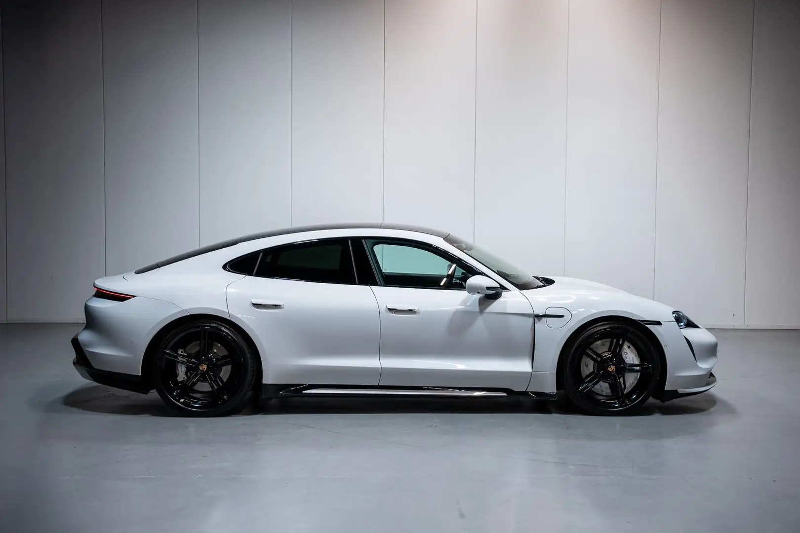 Porsche Taycan Turbo / PANO / Performance +/ Porsche Entry&Drive Wit - 2