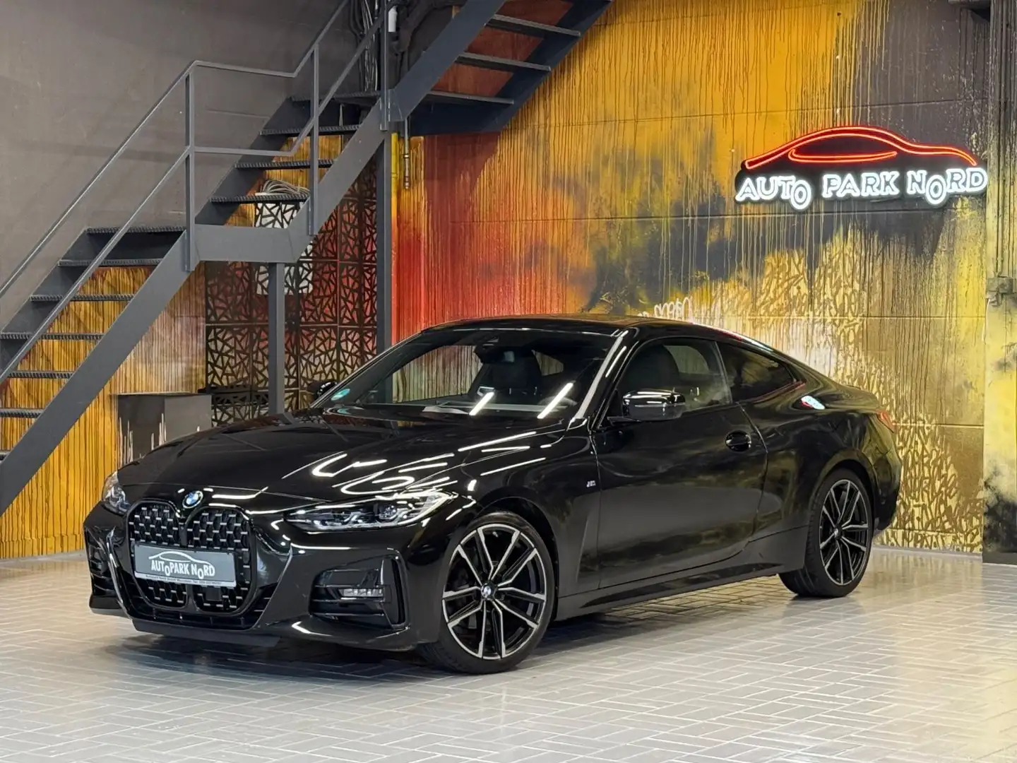 BMW 420 i Coupe LCI M Sport Aut. LED~ACC~GSD~H&K~360° Schwarz - 1