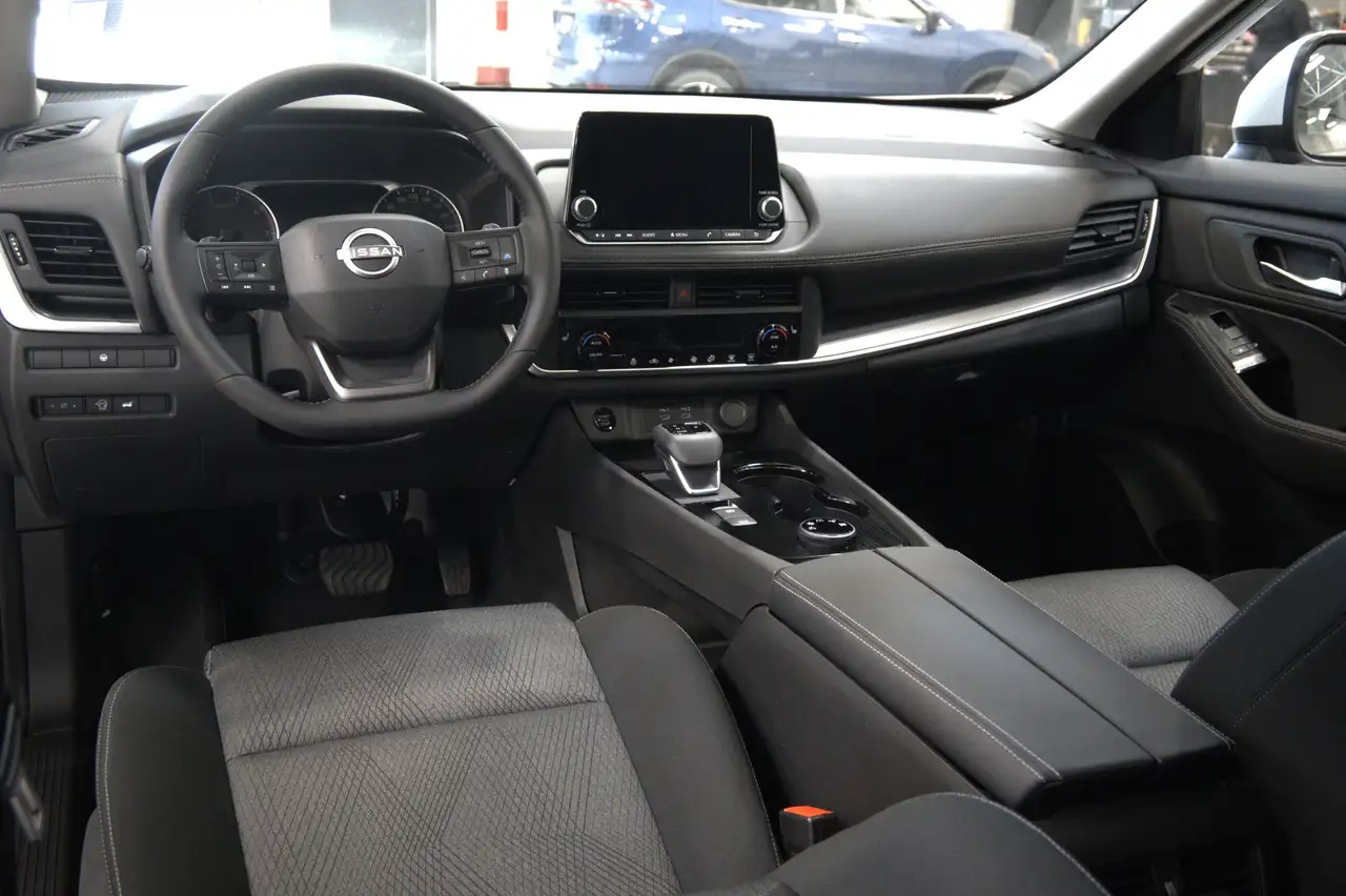 Nissan Rogue снимка Nissan Rogue