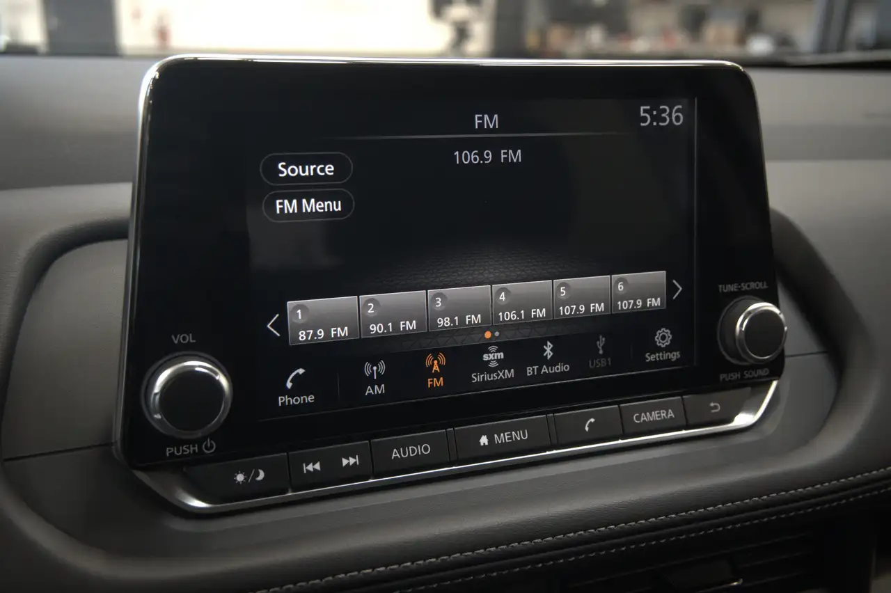 Nissan Rogue снимка Nissan Rogue