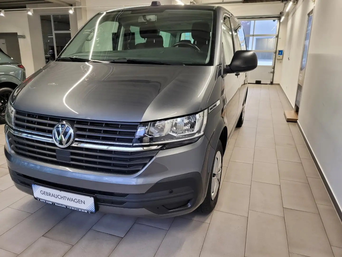 Volkswagen T6.1 Multivan Family 2,0 TDI 110KW DSG Nav,Acc,Tempomat Grau - 2