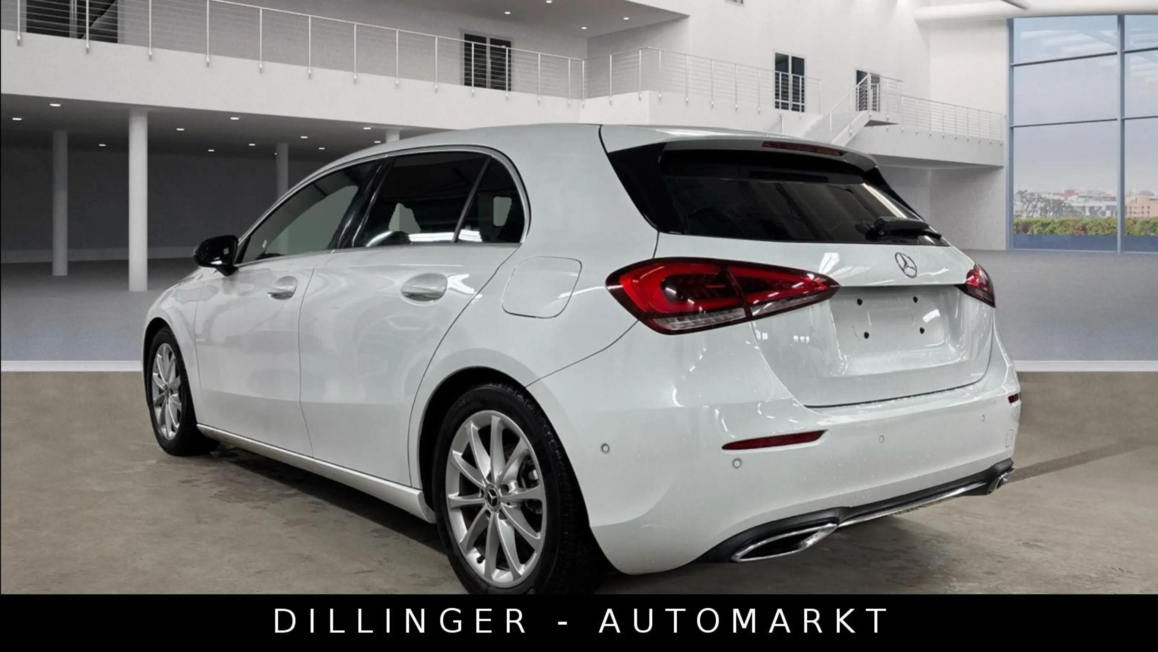 Mercedes-Benz A 180 d 7G LED Nav Kamera Tem PDC Leder AUTOMATIK — photo 3