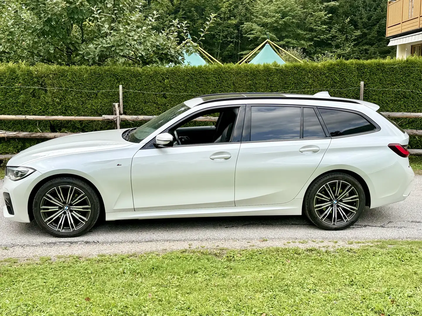 BMW 320 320 d xDrive M Sport Panorama Sitzhzg. LED Top Weiß - 2
