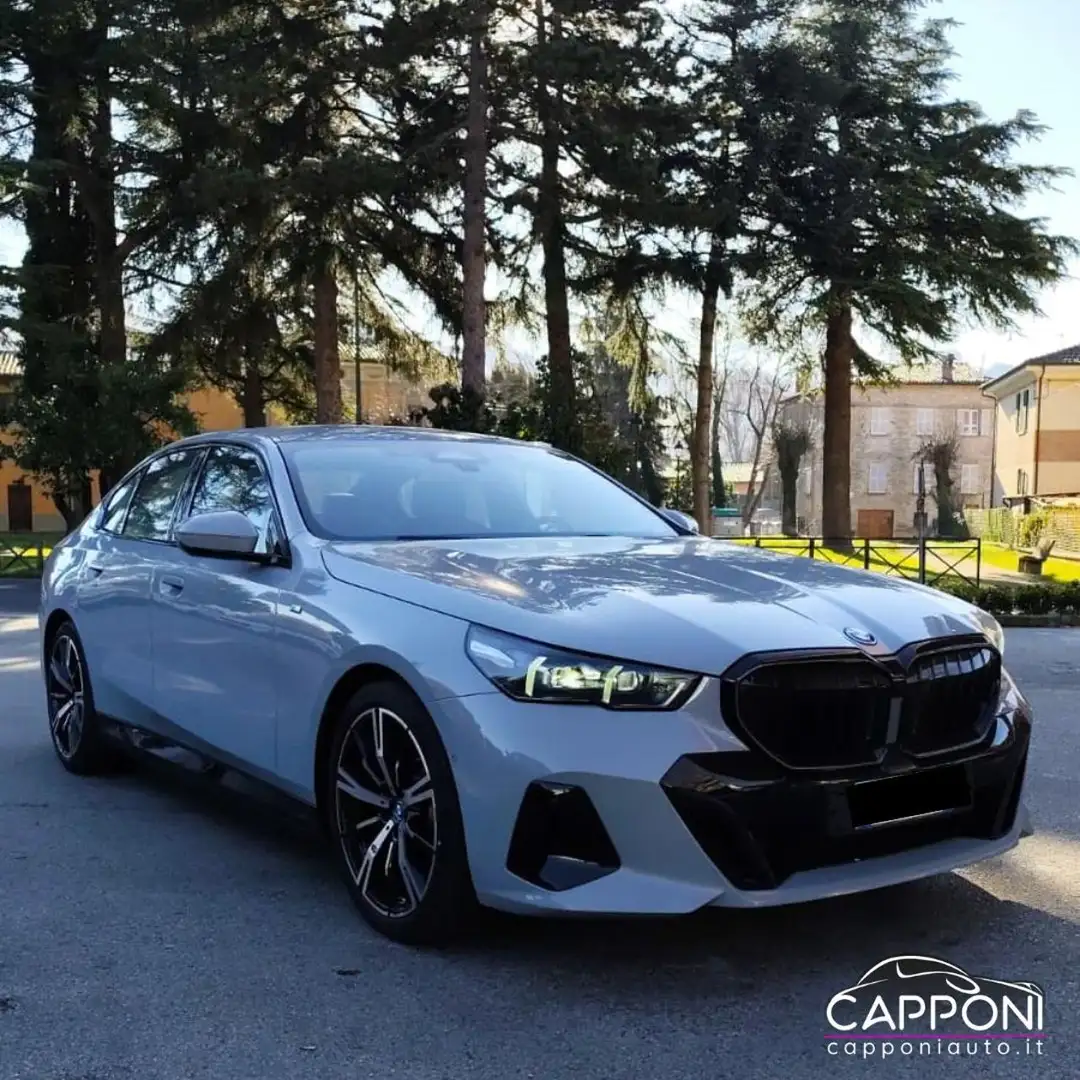 BMW 530 e xDrive Msport Grau - 1