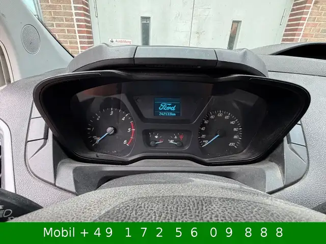 Ford Transit Custom view 9
