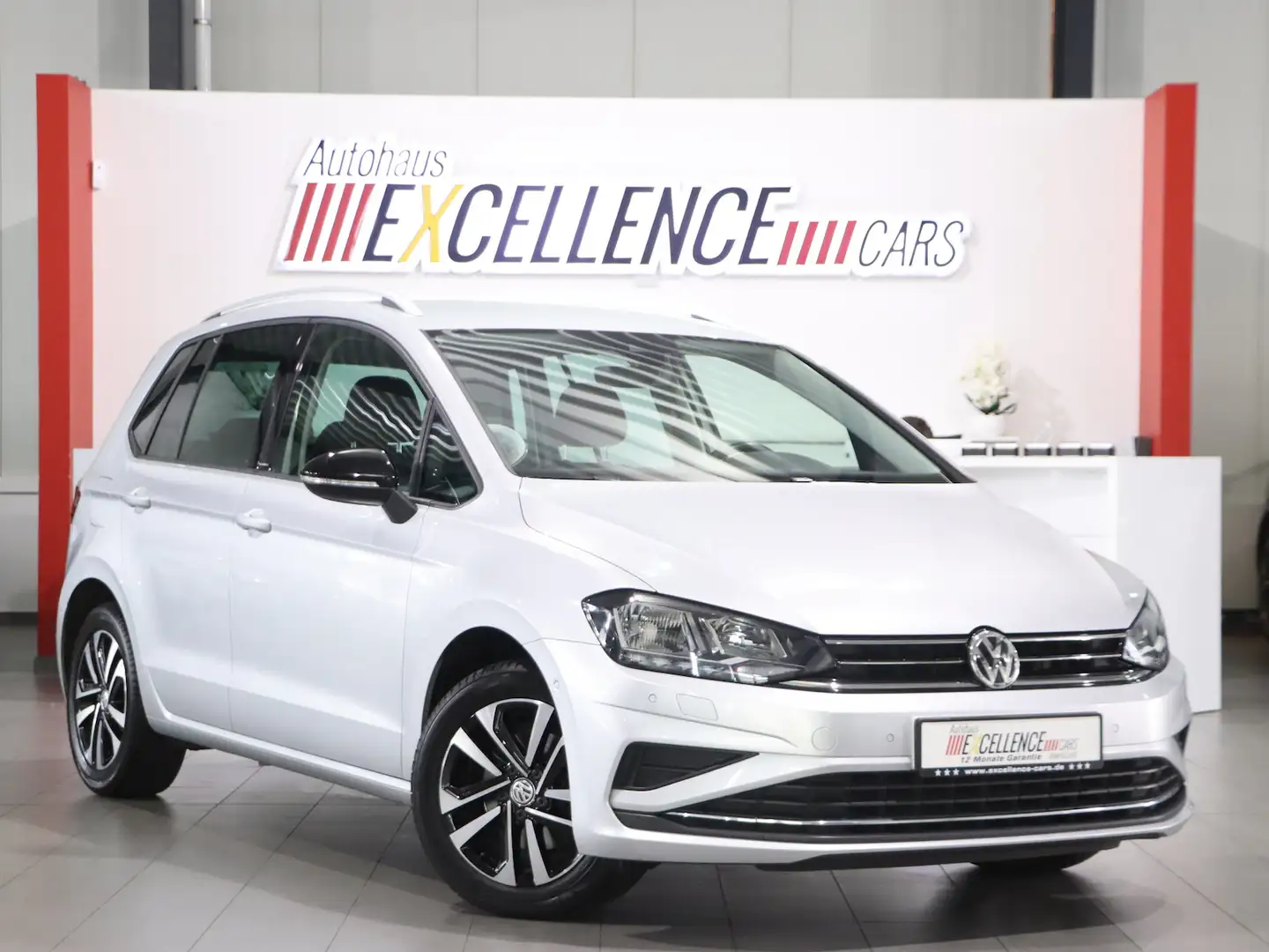 Volkswagen Golf Sportsvan 1.5 TSI DSG IQ.DRIVE / NAVI+APPLE Silber - 1