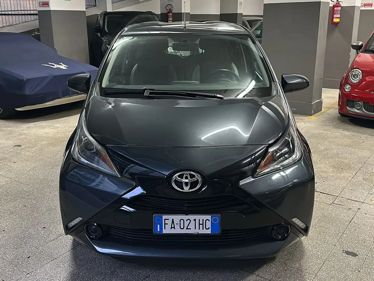 Toyota Aygo Aygo II 2014 5p 1.0 x-play m-mt Grigio - 2