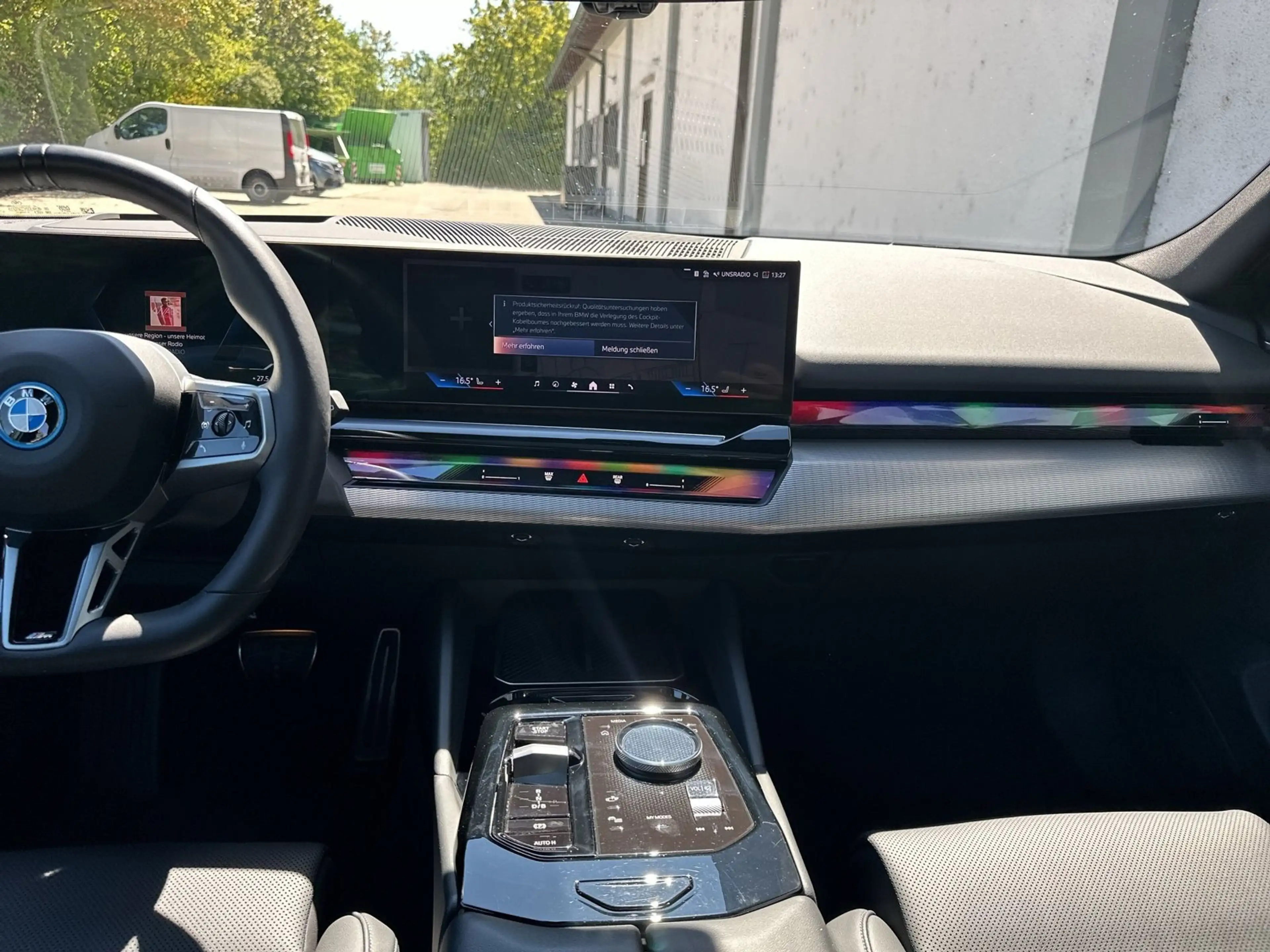 BMW i5 eDrive40 Touring — photo 6