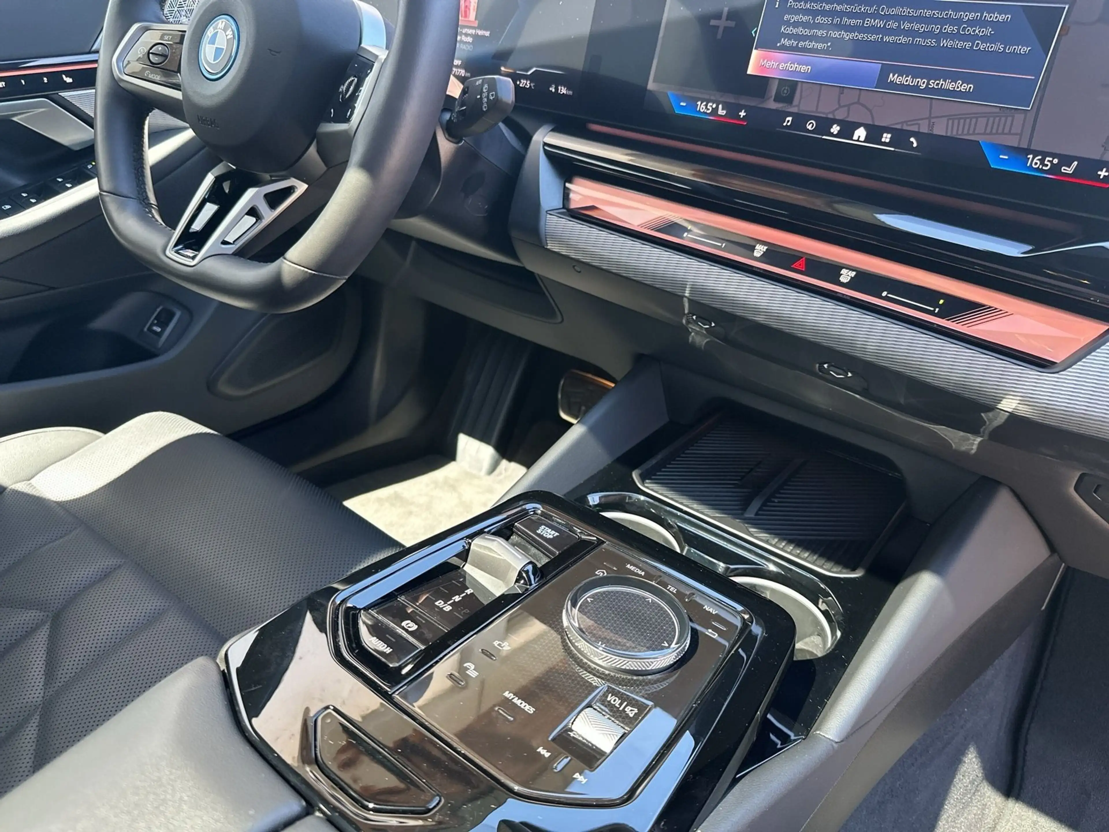 BMW i5 eDrive40 Touring — photo 7