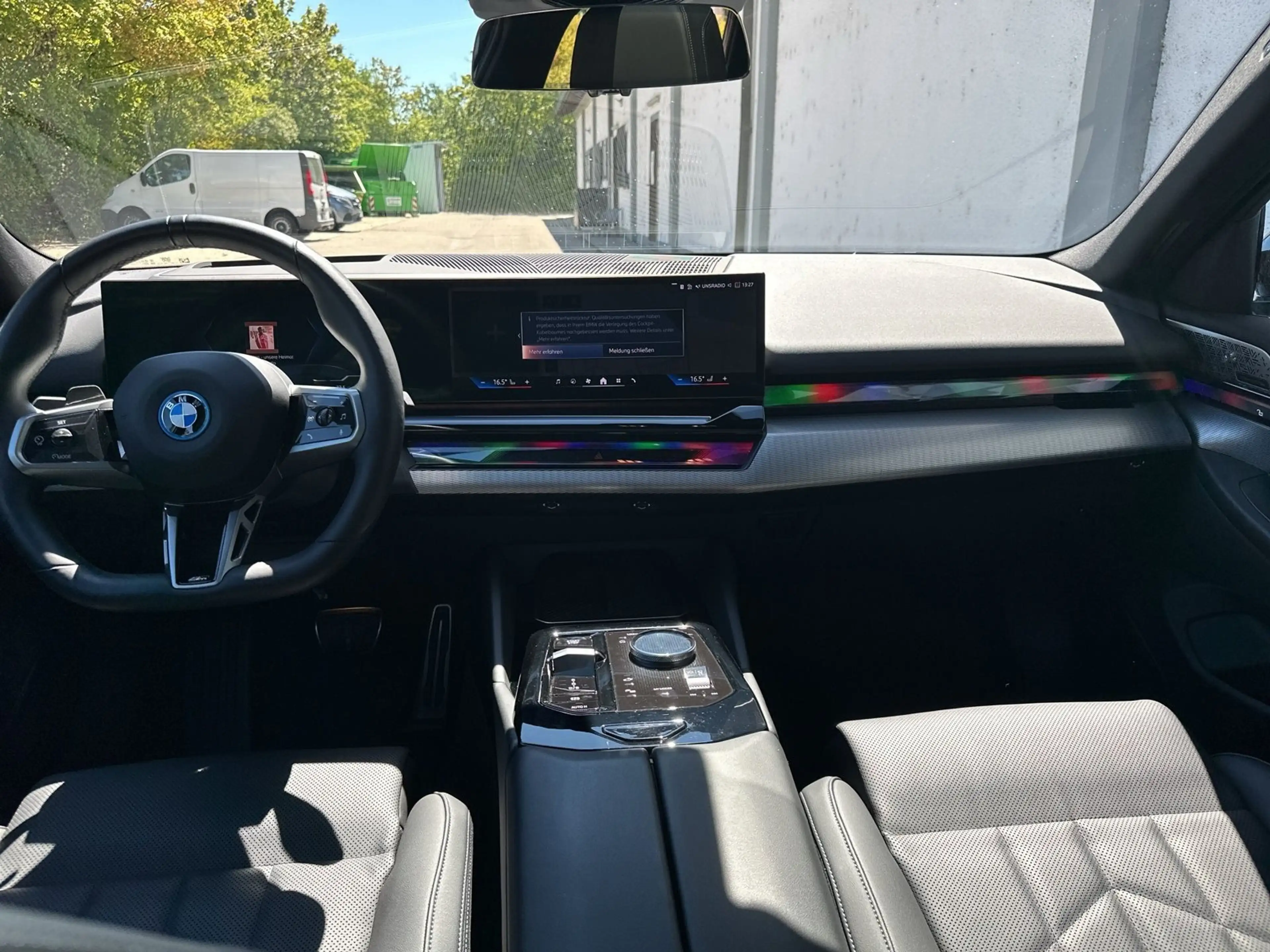 BMW i5 eDrive40 Touring — photo 5