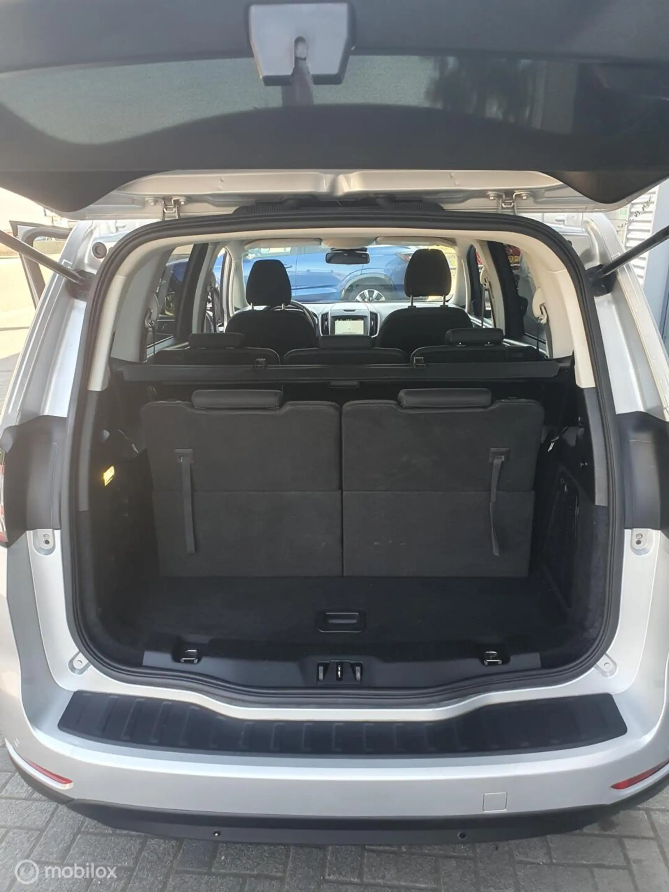 Ford Galaxy 1.5 Titanium — photo 26
