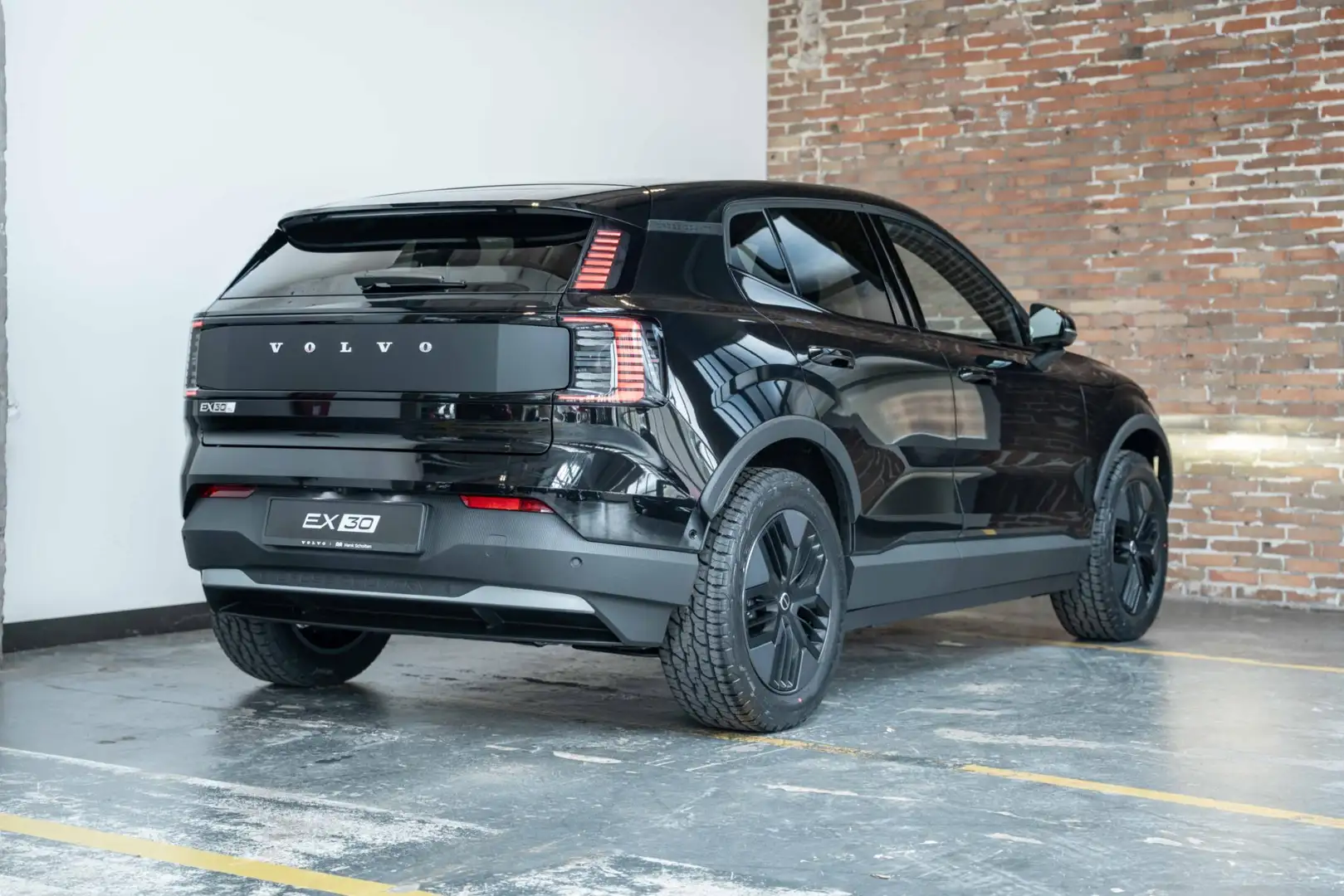 Volvo EX30 Cross Country Twin Motor Performance Ultra 69 kWh Zwart - 2