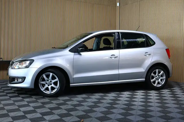 Volkswagen Polo view 5