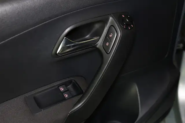 Volkswagen Polo view 11