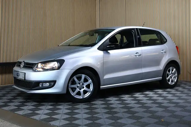 Volkswagen Polo view 4