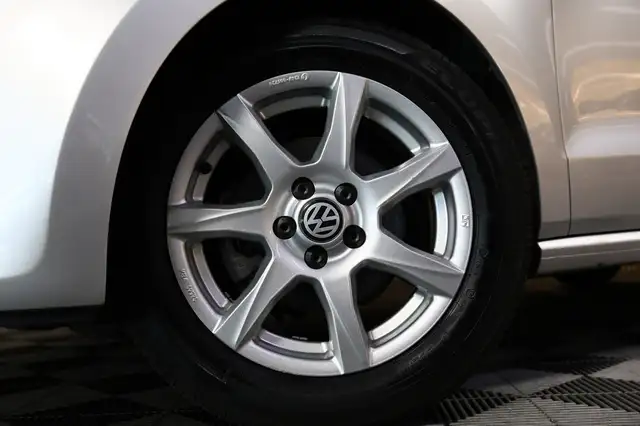 Volkswagen Polo view 6