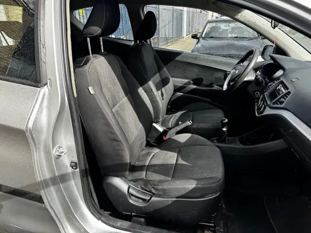 Kia Picanto view 9