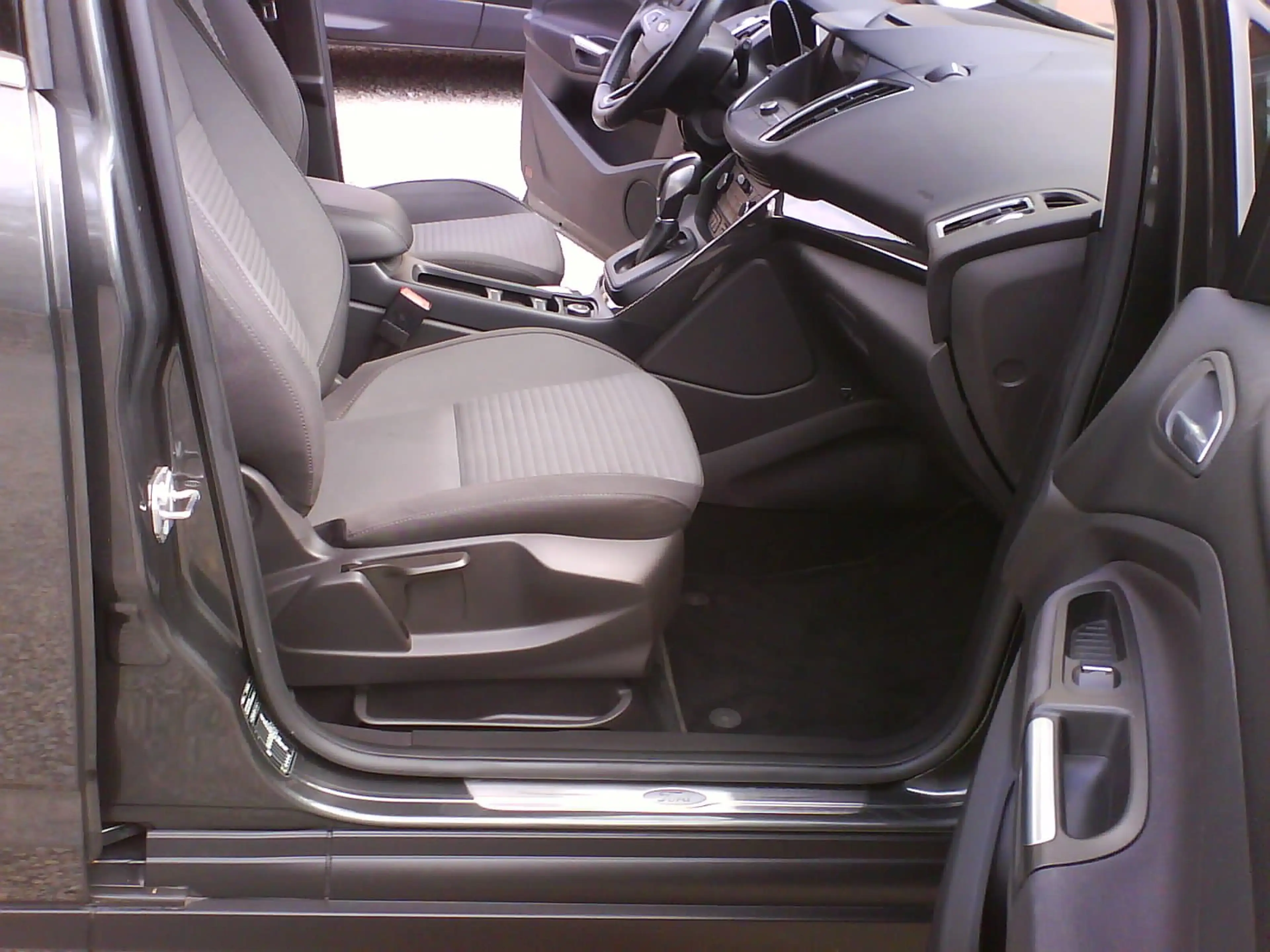 Ford Grand C-Max Titanium/ AUTOMATIC/ EURO 6/ GUTER ZUSTAND! — photo 9