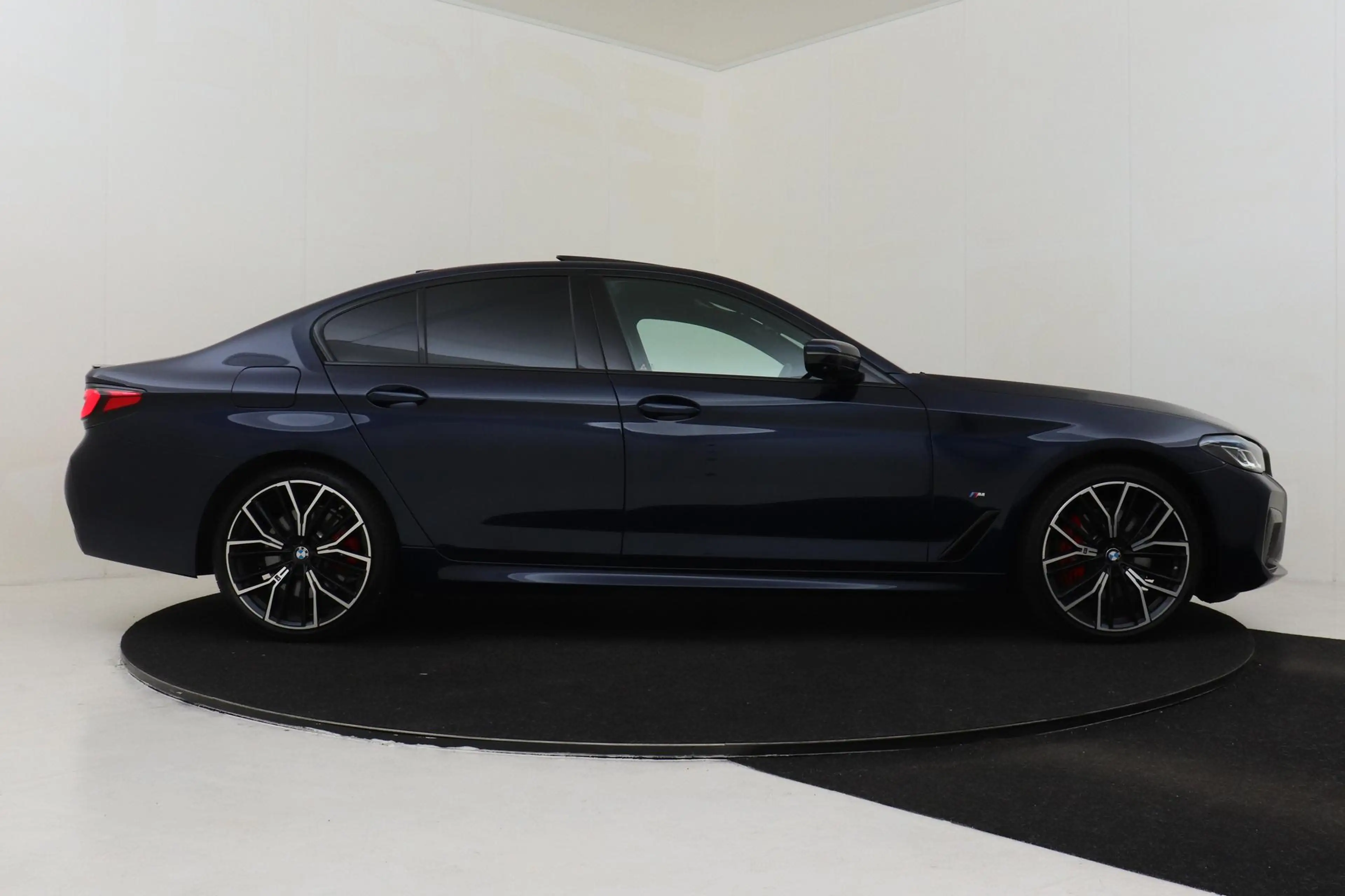 BMW 530 5-SERIE 530E XDRIVE HIGH EXECUTIVE -PANO.DAK|HARMA — photo 13
