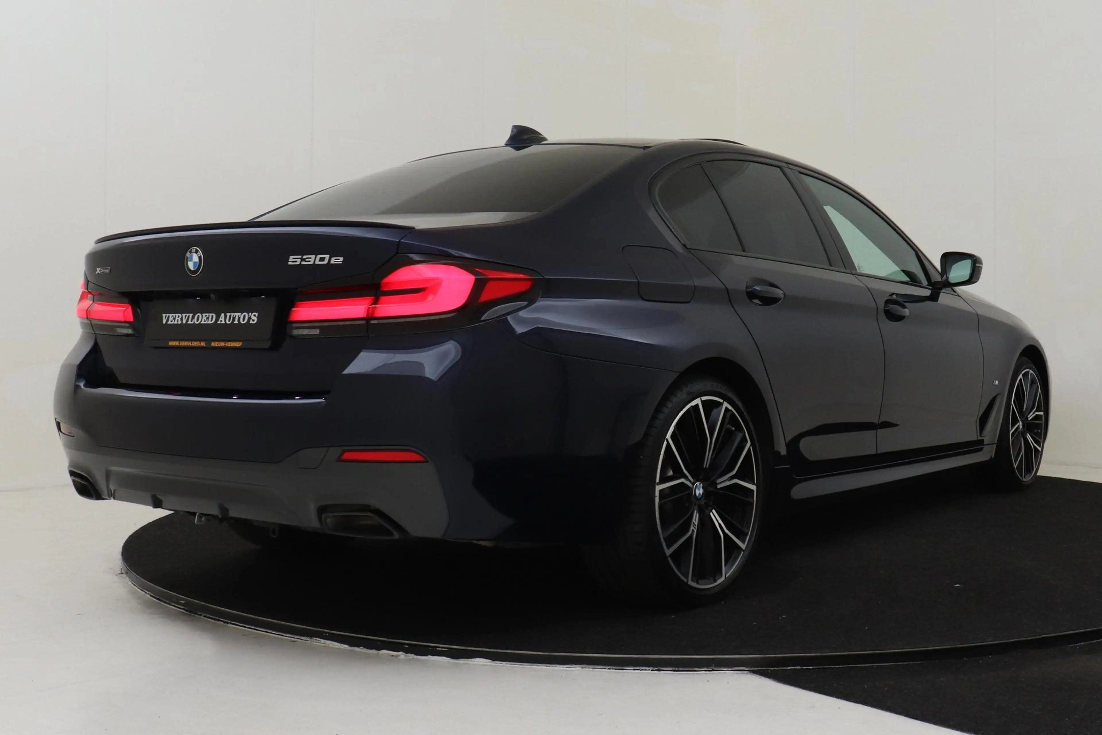 BMW 530 5-SERIE 530E XDRIVE HIGH EXECUTIVE -PANO.DAK|HARMA — photo 3