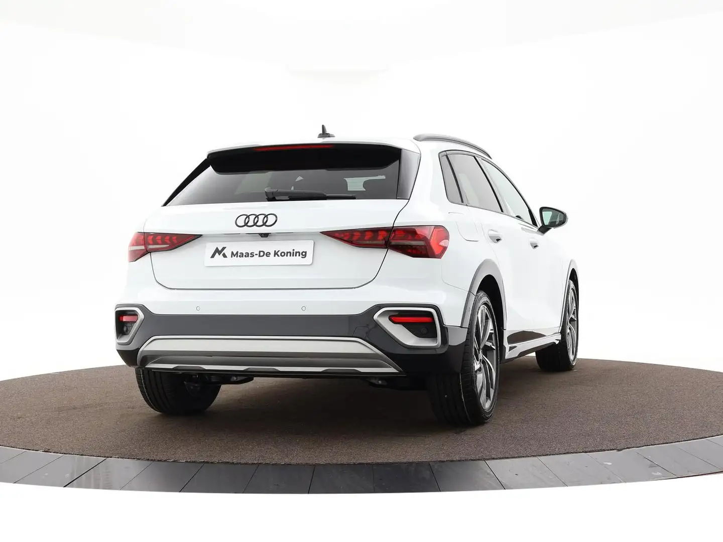Audi A3 Advanced edition (A4) 40 TFSI e 150 kW / 204 PK S Wit - 2