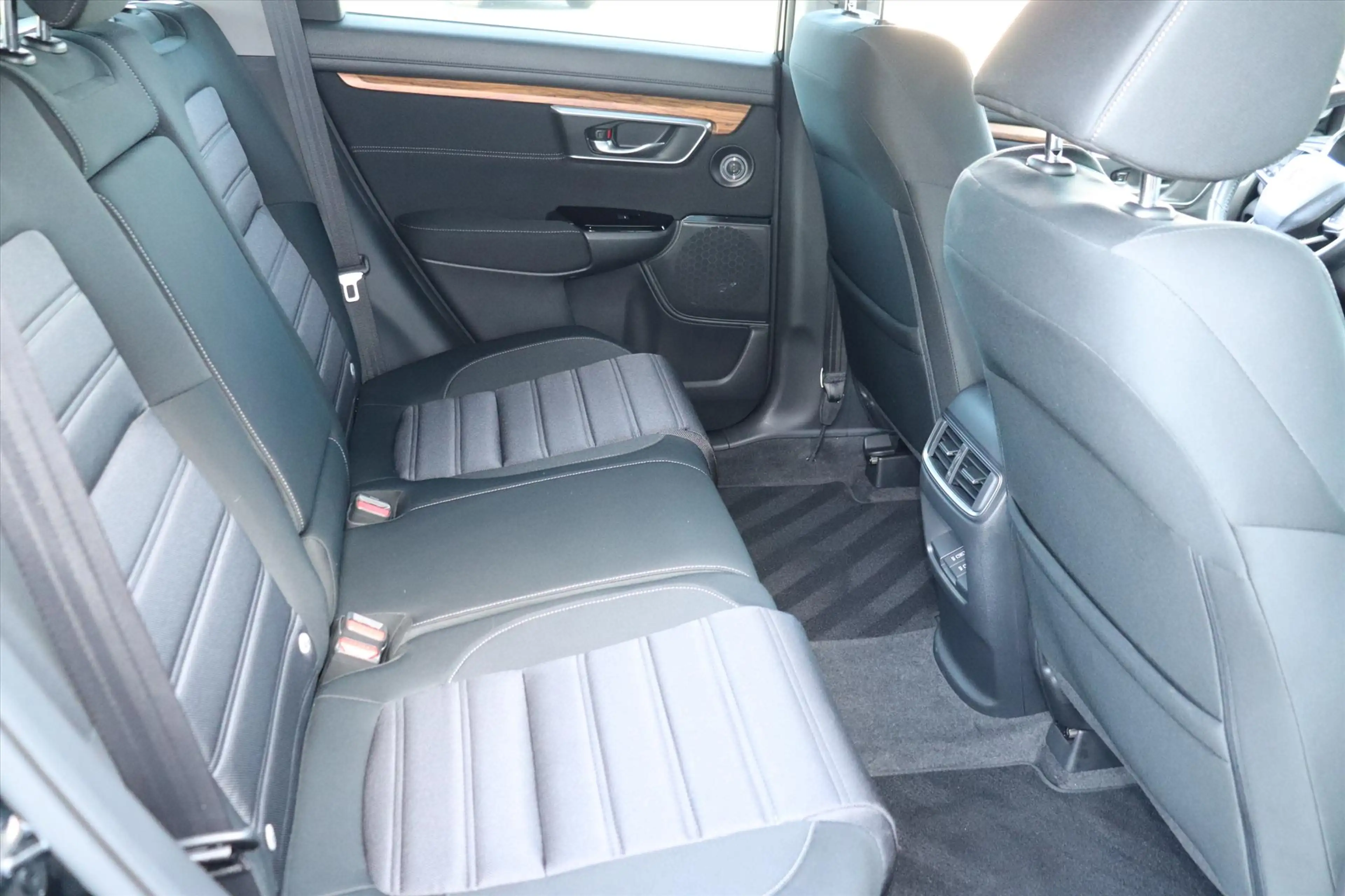 Honda CR-V 1.5 VTEC TURBO Elegance 2.000kg trekgewicht — photo 8