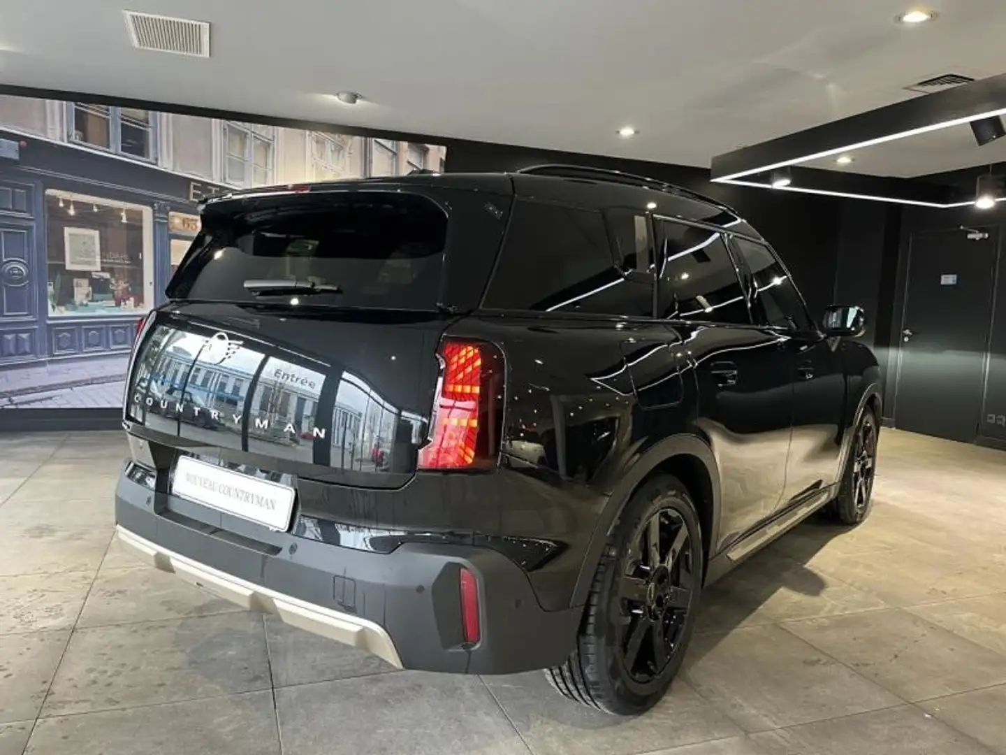 MINI Countryman E E 204ch Favoured Schwarz - 2