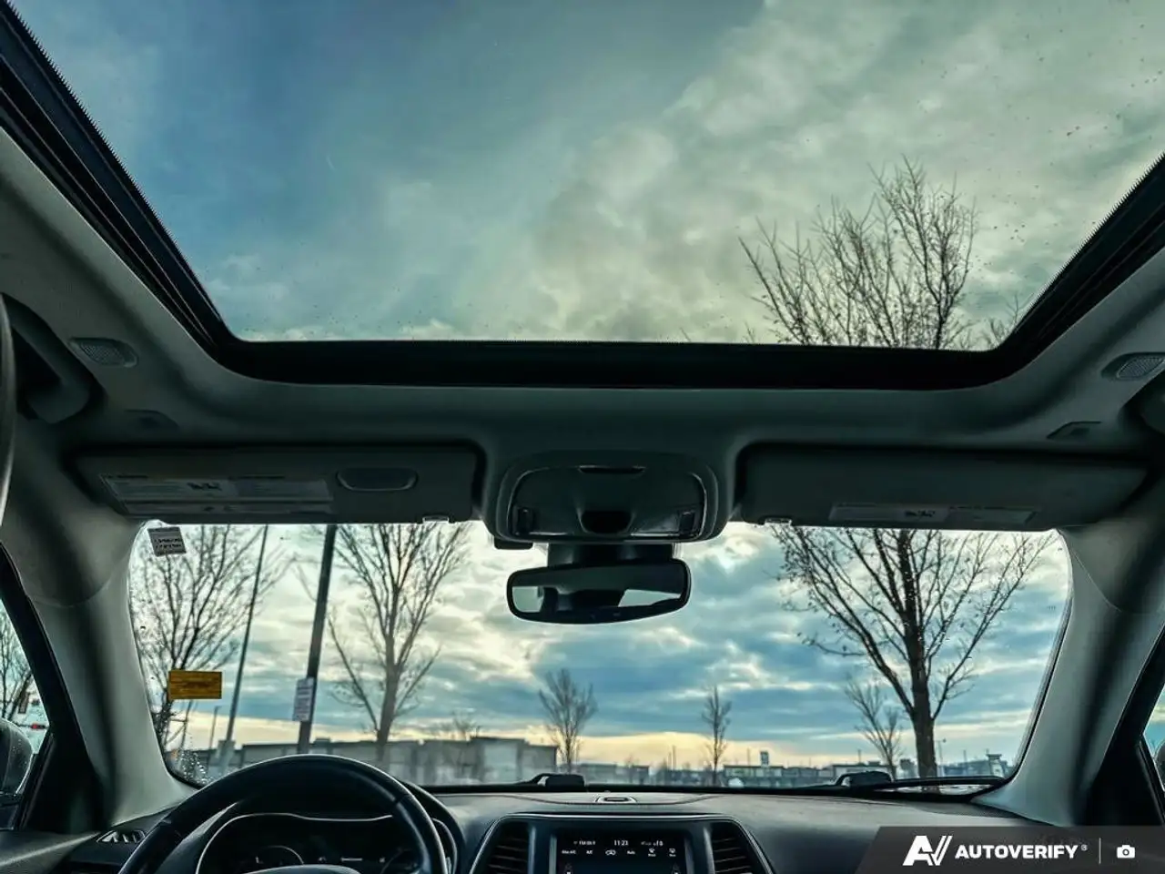 Jeep Cherokee снимка Jeep Cherokee