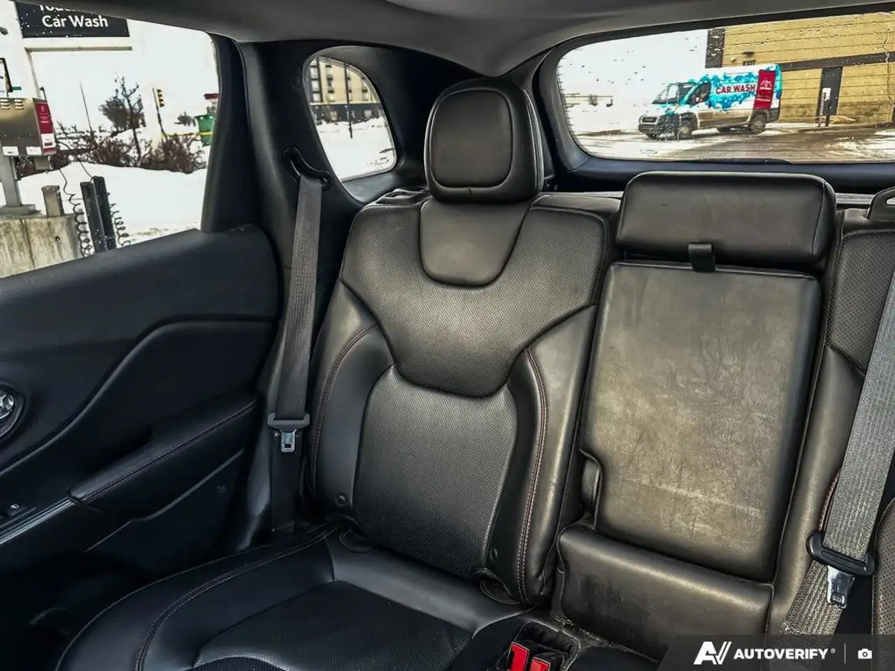 Jeep Cherokee снимка Jeep Cherokee