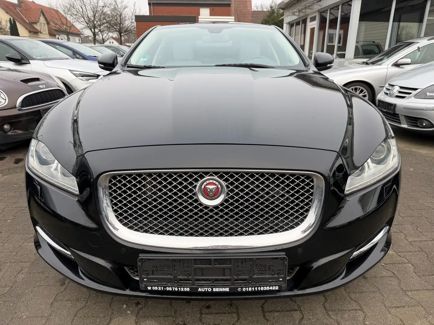 Jaguar XJ Premium Luxury 3.0d V6~Meridian~Leder~Pano~VOLL Schwarz - 2