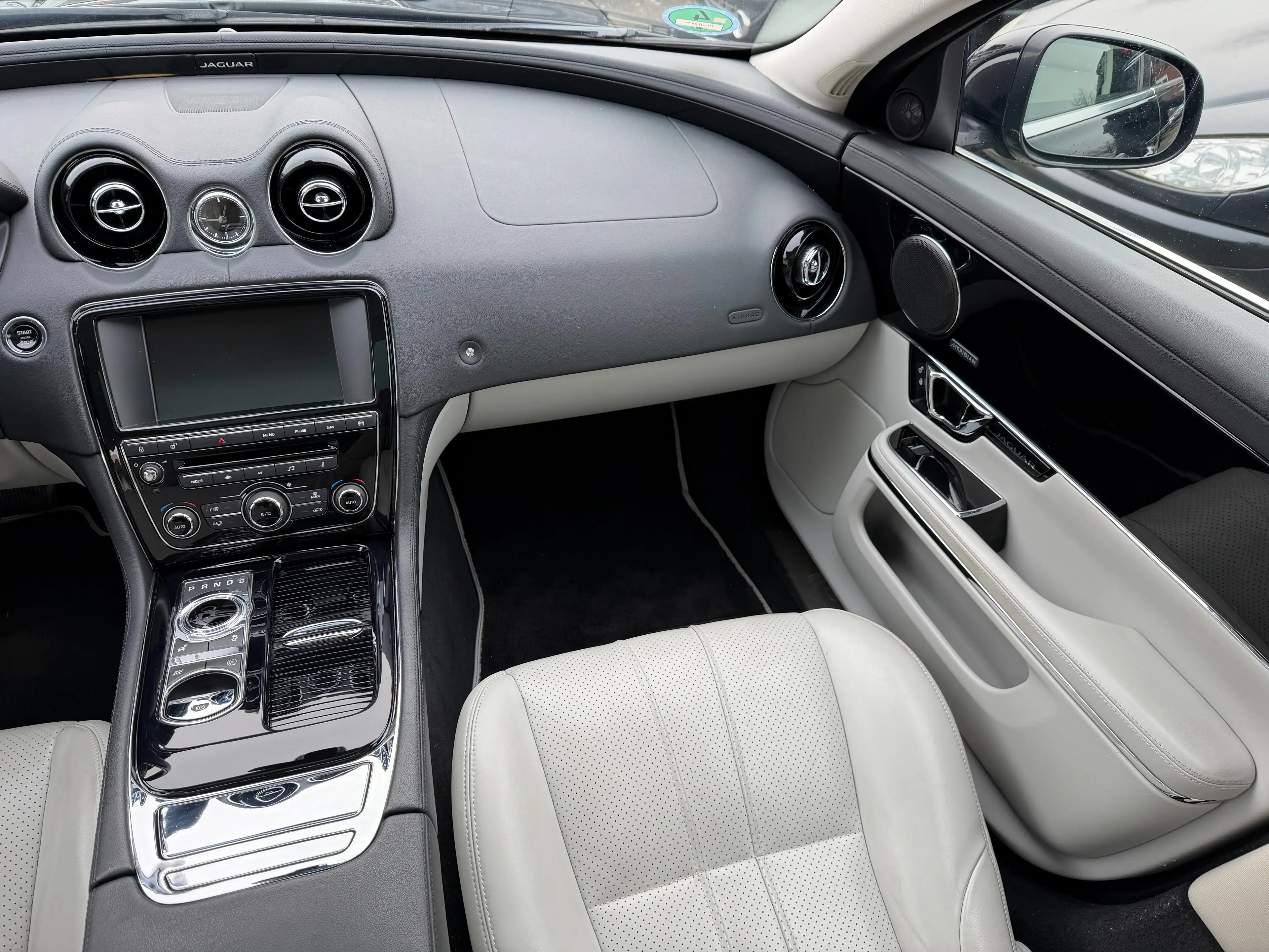 Jaguar XJ Premium Luxury 3.0d V6~Meridian~Leder~Pano~VOLL — photo 10