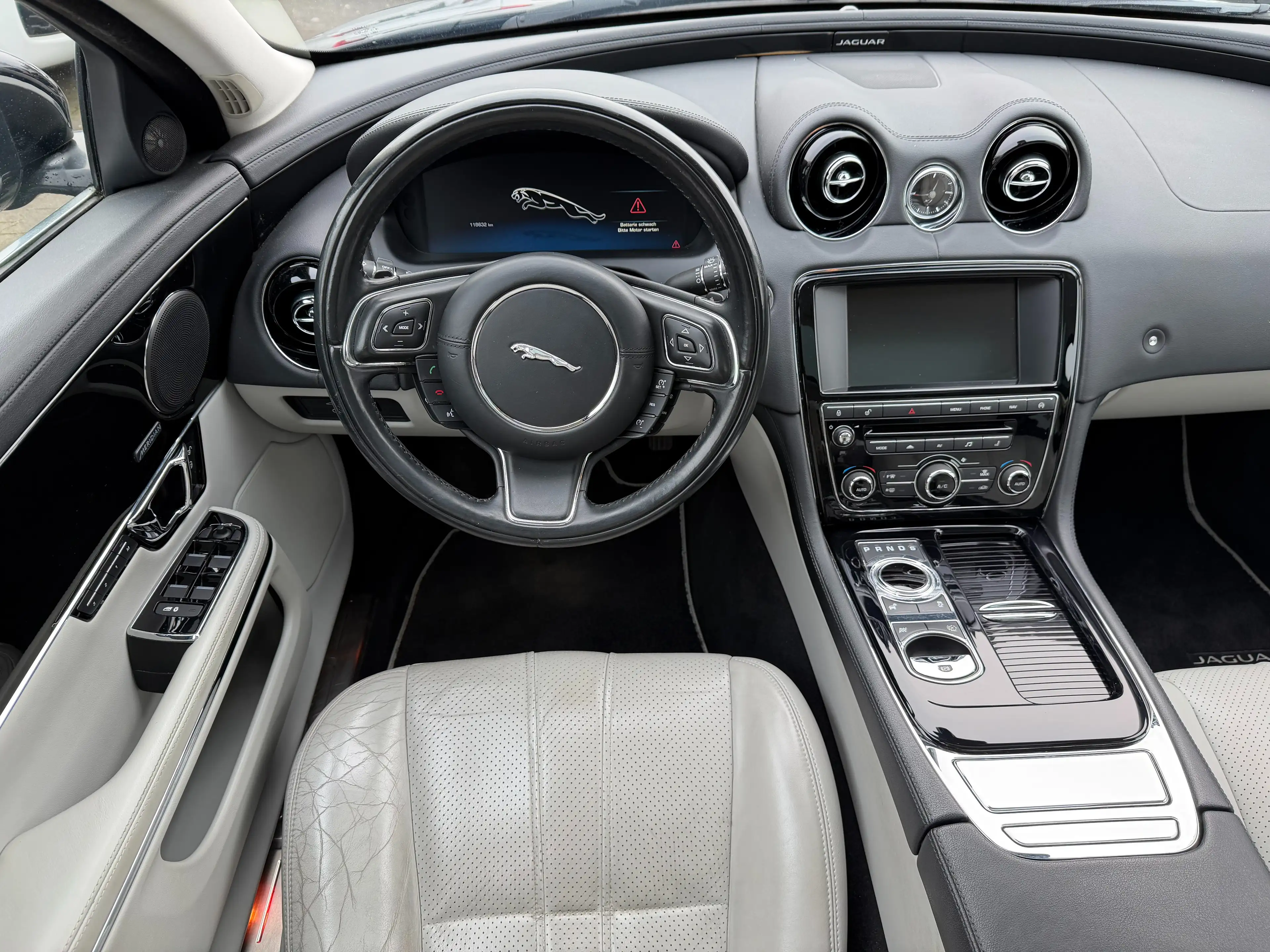 Jaguar XJ Premium Luxury 3.0d V6~Meridian~Leder~Pano~VOLL — photo 9