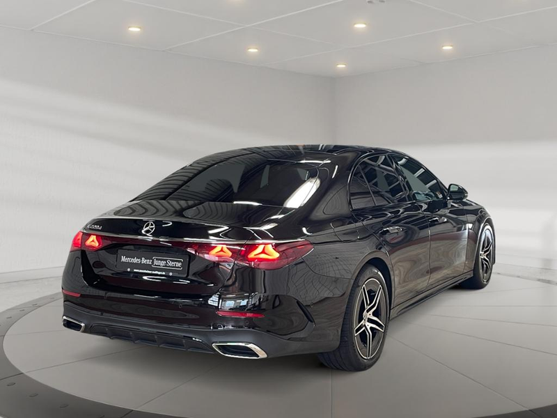 Mercedes-Benz E 220 d AMG AMG+MBUX+Night+Pano+SHD+Wide+Cam+LED — photo 3