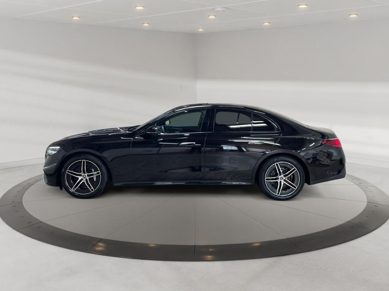 Mercedes-Benz E 220 d AMG AMG+MBUX+Night+Pano+SHD+Wide+Cam+LED — photo 4