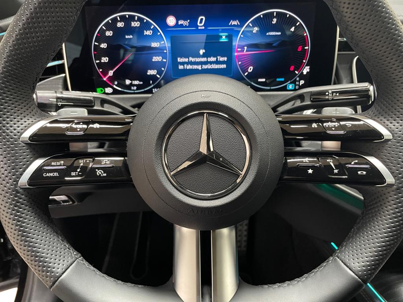 Mercedes-Benz E 220 d AMG AMG+MBUX+Night+Pano+SHD+Wide+Cam+LED — photo 12