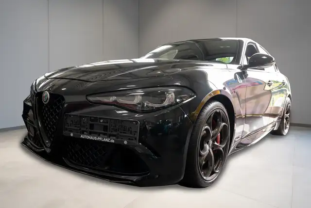 Alfa Romeo Giulia Quadrifoglio 2.9 V6 Bi-Turbo AT8 *KOMFORT-PAKET*KLIMA-PAKET*