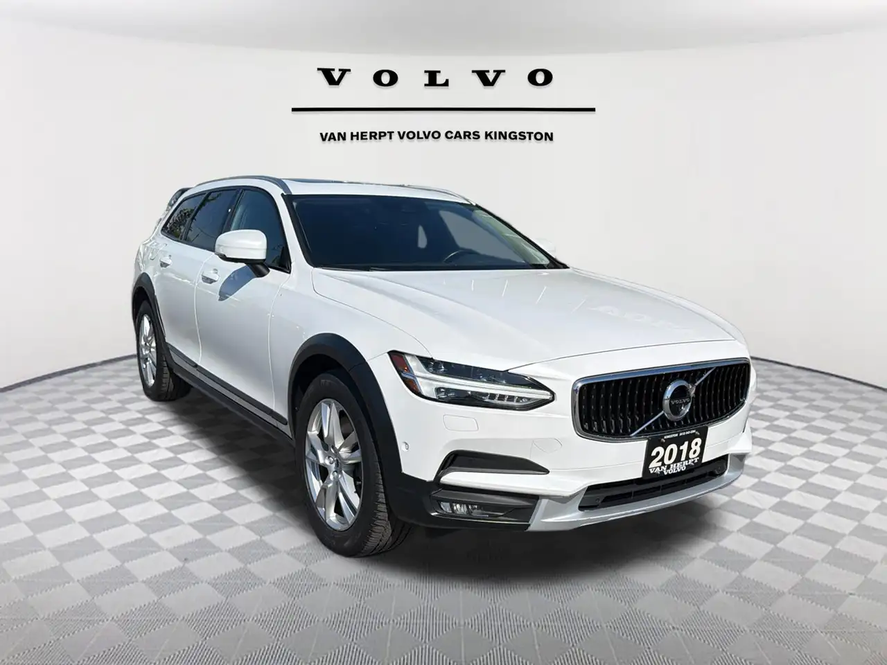 2018 Volvo V90 Cross Country