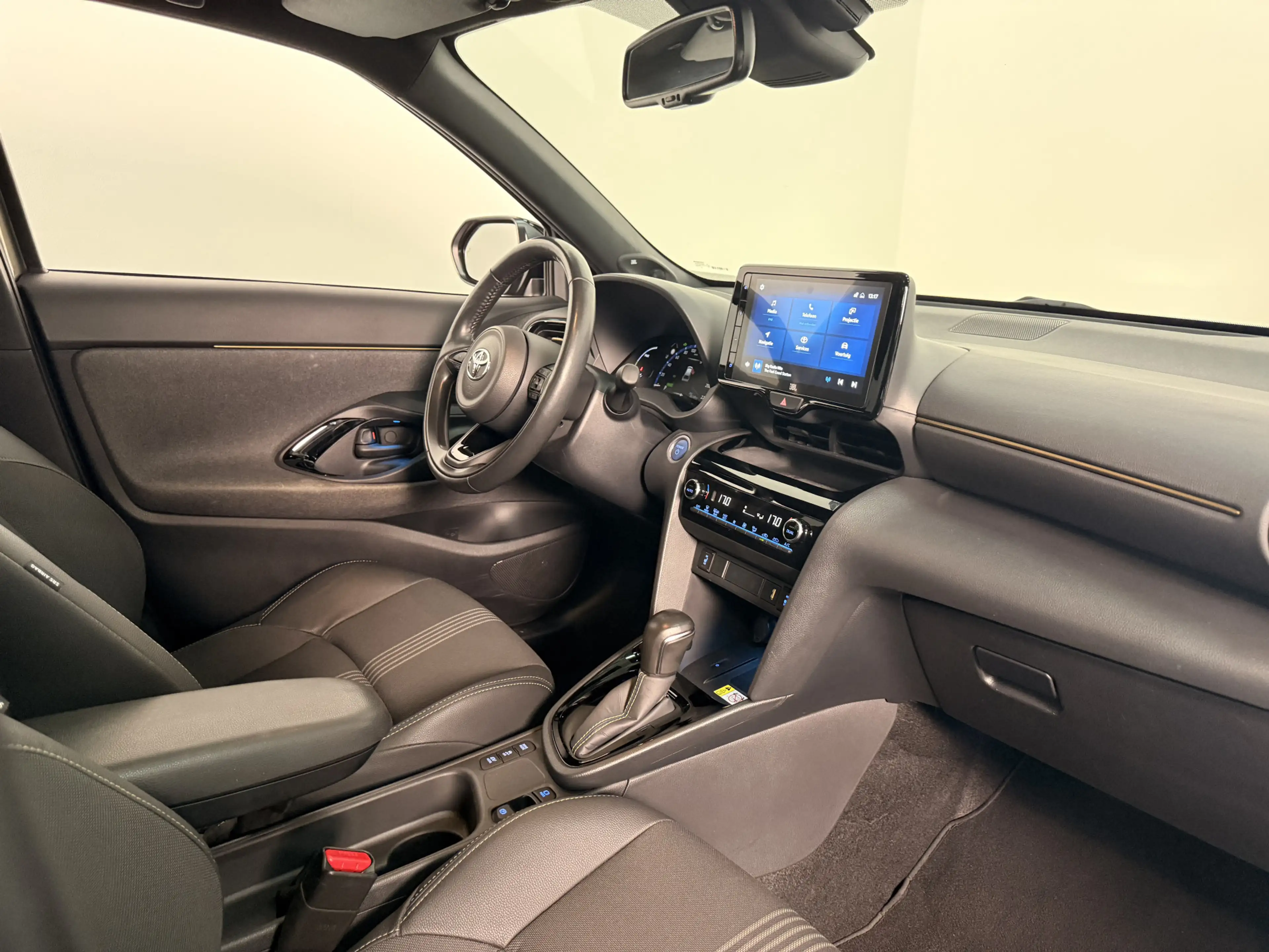 Toyota Yaris Cross 1.5 Hybrid Adventure | Trekhaak| HUD | JBL | Panor — photo 9