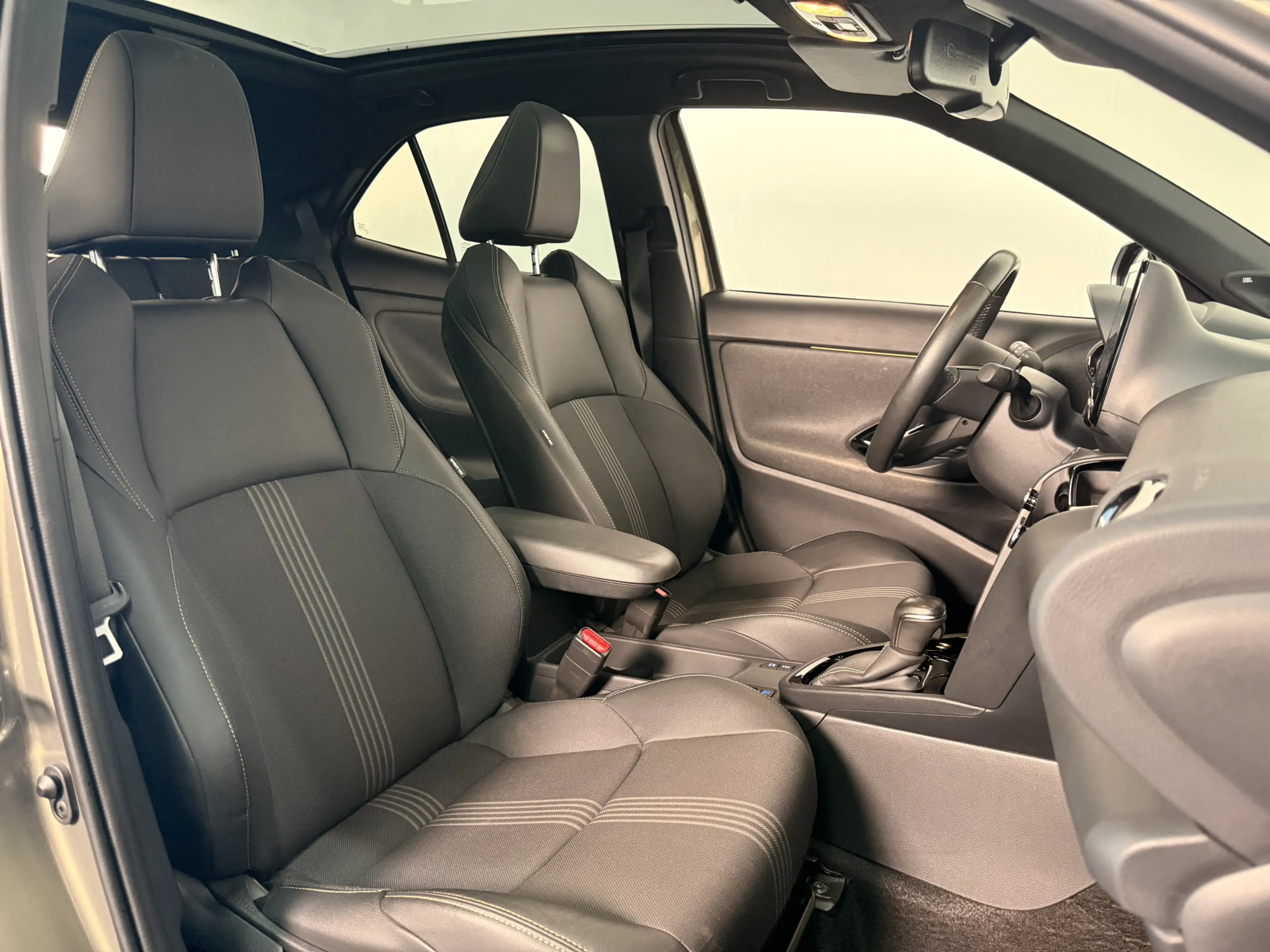 Toyota Yaris Cross 1.5 Hybrid Adventure | Trekhaak| HUD | JBL | Panor — photo 10