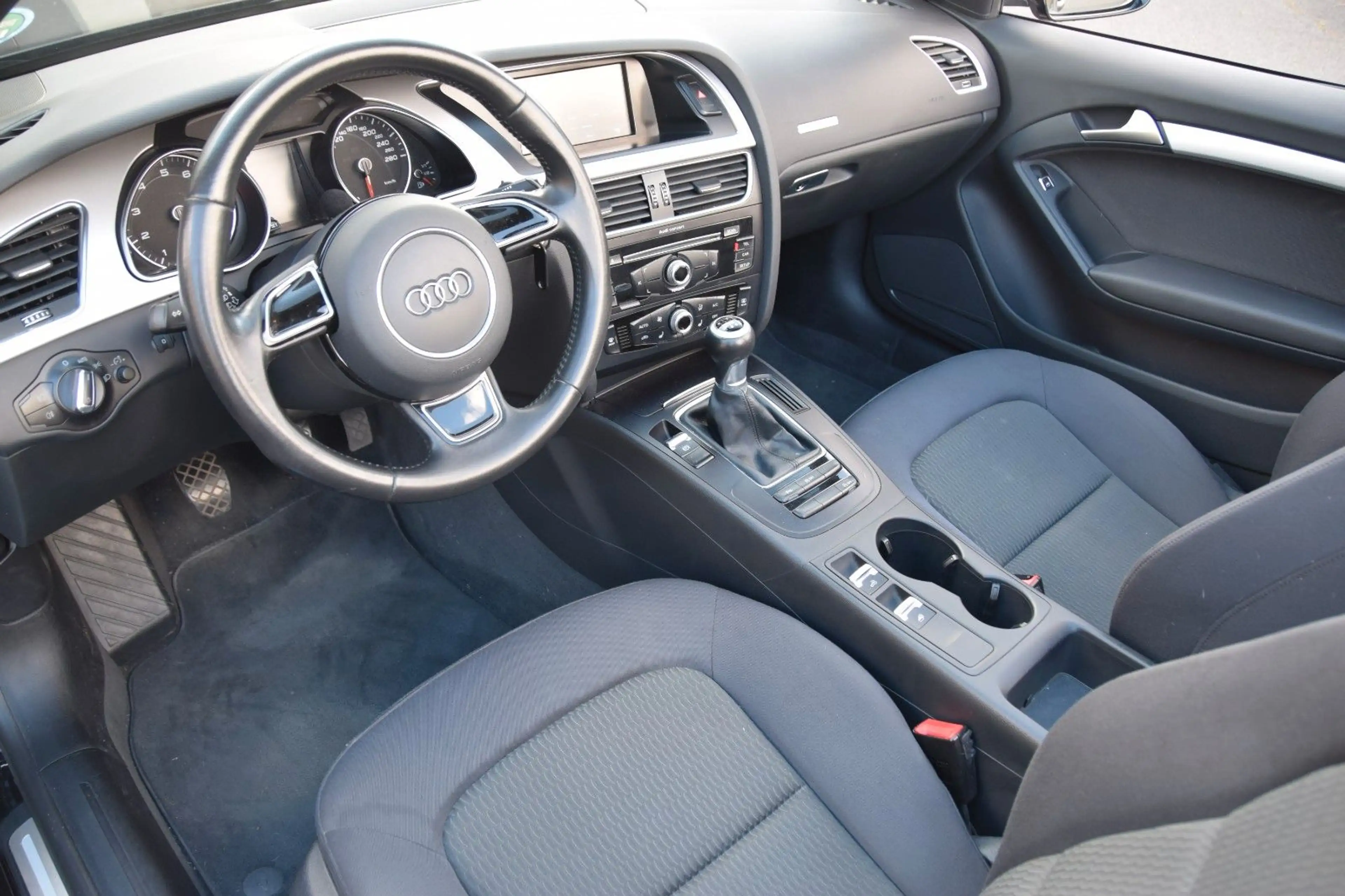 Audi A5 Cabriolet 1.8 TFSI*1. HAND*AHK*PDC — photo 10