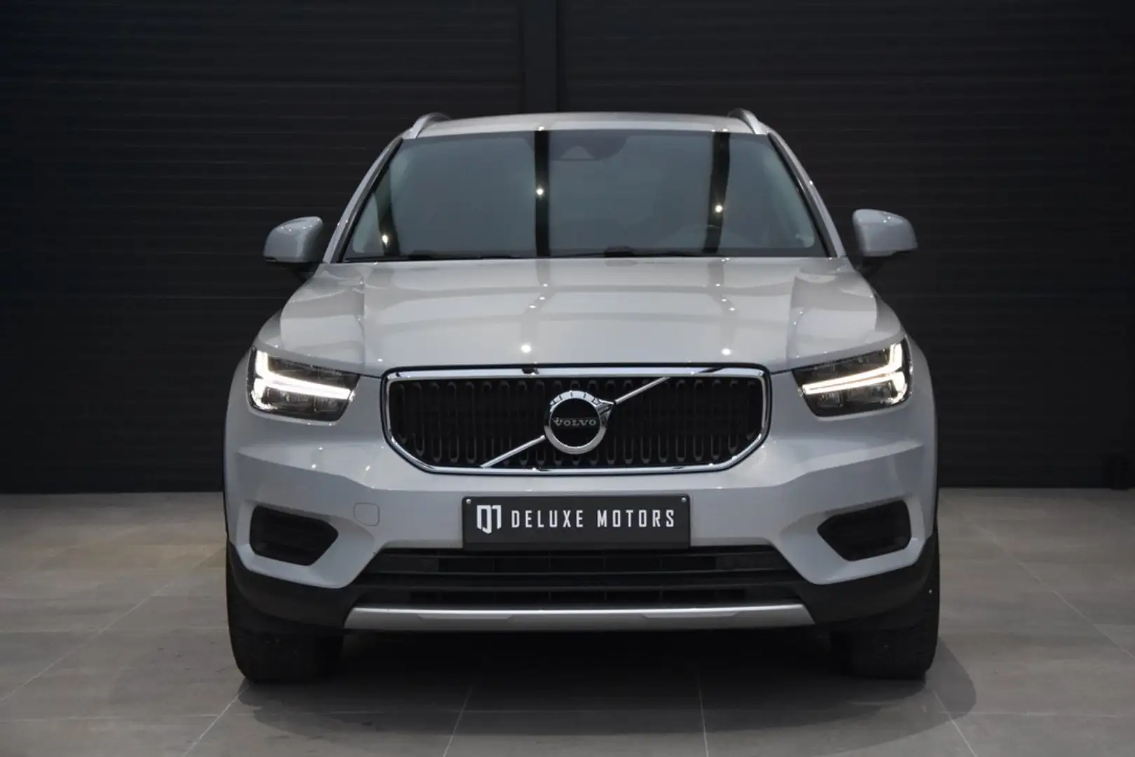 Volvo XC40 T3 Geartronic Momentum Pro Navi Leder Zetelverw. Gris - 2