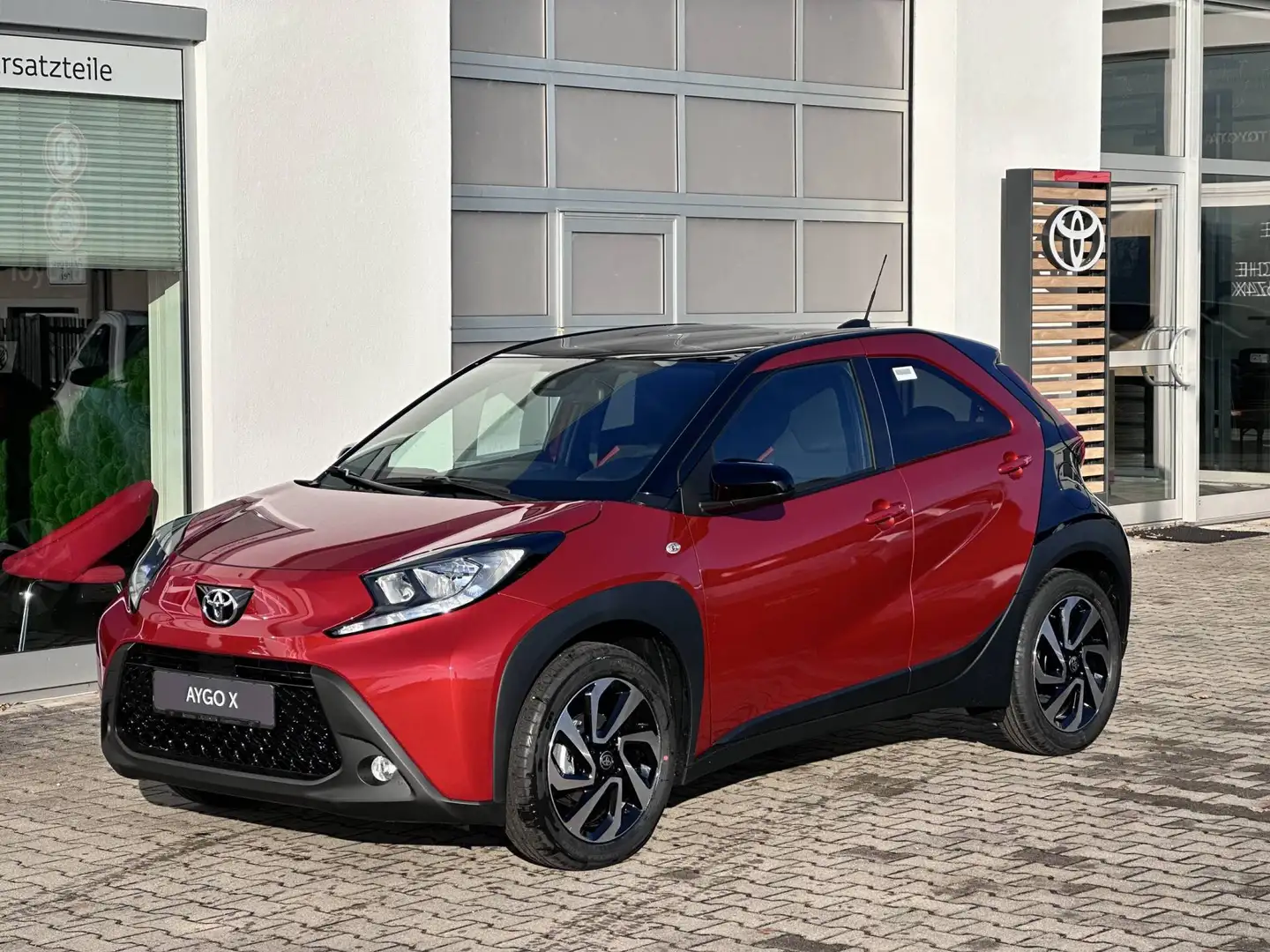 Toyota Aygo X AYGO X 1,0 l 5-Gang Teamplayer *1,99%* Rojo - 1