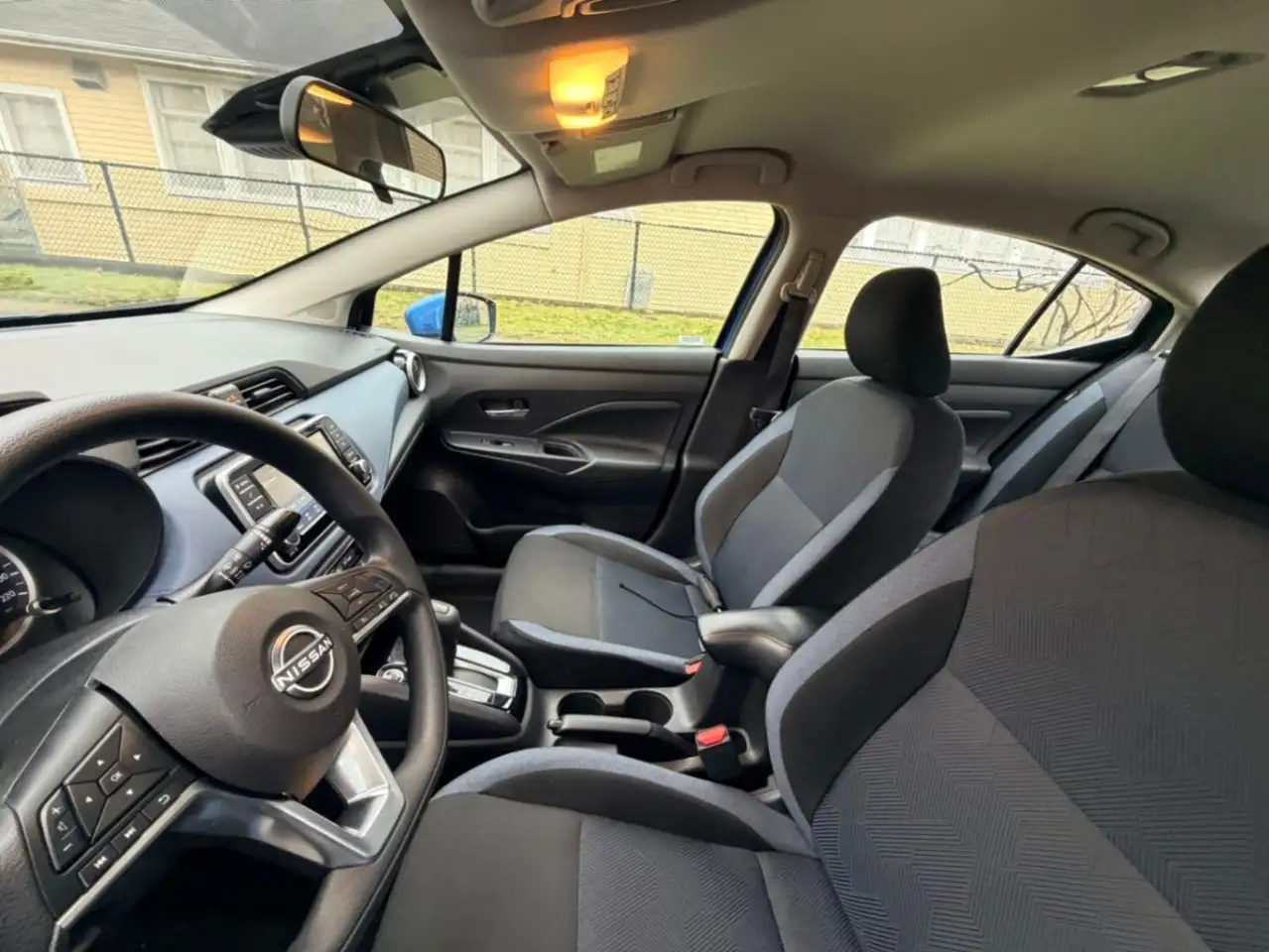 Nissan Versa снимка Nissan Versa