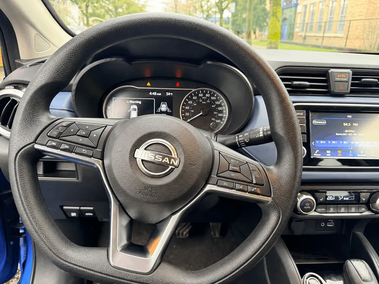 Nissan Versa снимка Nissan Versa