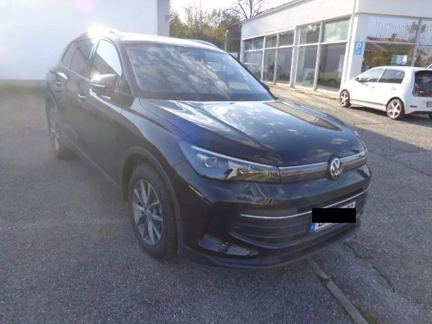 Volkswagen Tiguan 1.5 eTSI 110 kW Life, DSG,RFK,LED,... Schwarz - 1